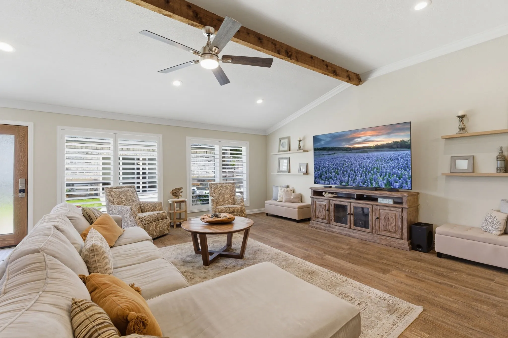 large open living area with vaulted ceilings