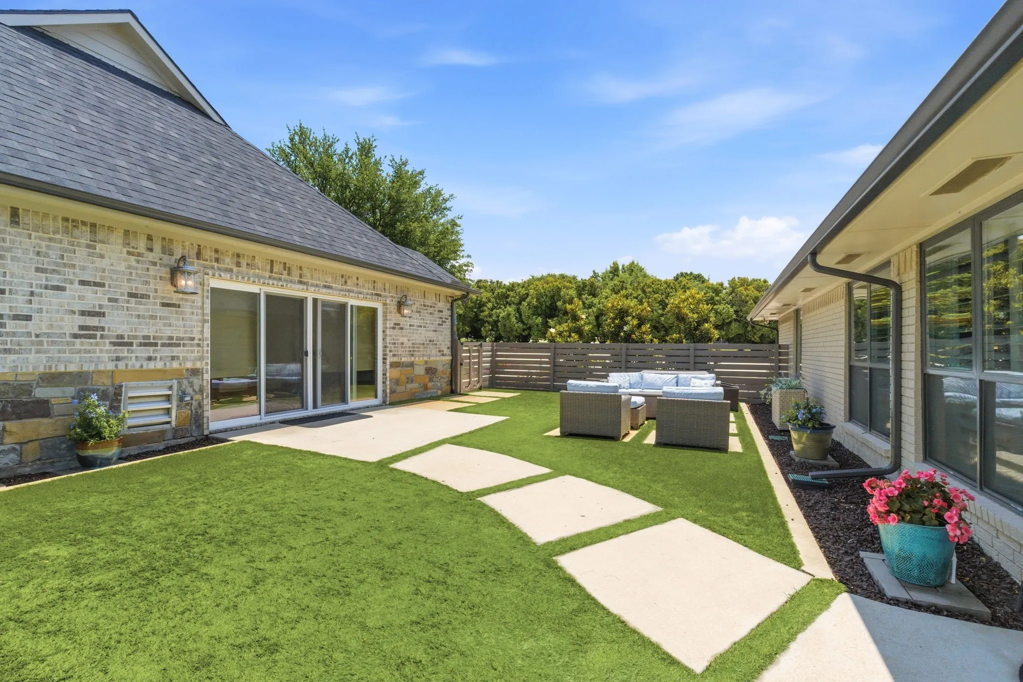 Single Family Residence For Sale in Collin County , 10390 Ridgecrest Street, Frisco, Texas 75033, 4 Bedroom, 3 Bathroom, 2 Garage spaces, 2,720 Sqft, built in 1983, mls#21296170, Real Estate Agent in Frisco, Homes For Sale in Collin county, Homes For Sale in Frisco, Realtor in Frisco Texas, Real Estate Brokerage Independent Realty Texas, Luminita Cordes Realtor
