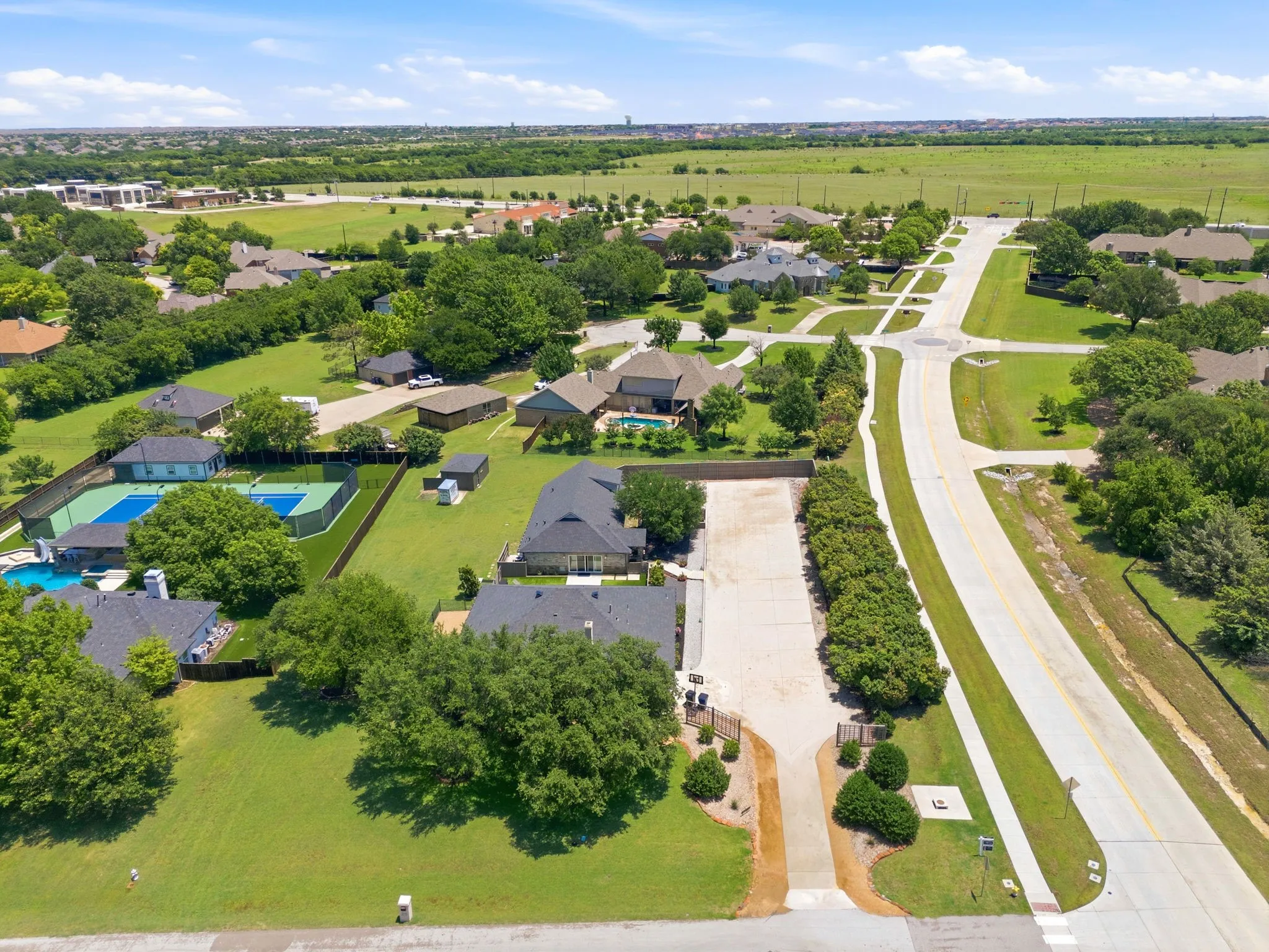middle of Frisco prime location close to everything