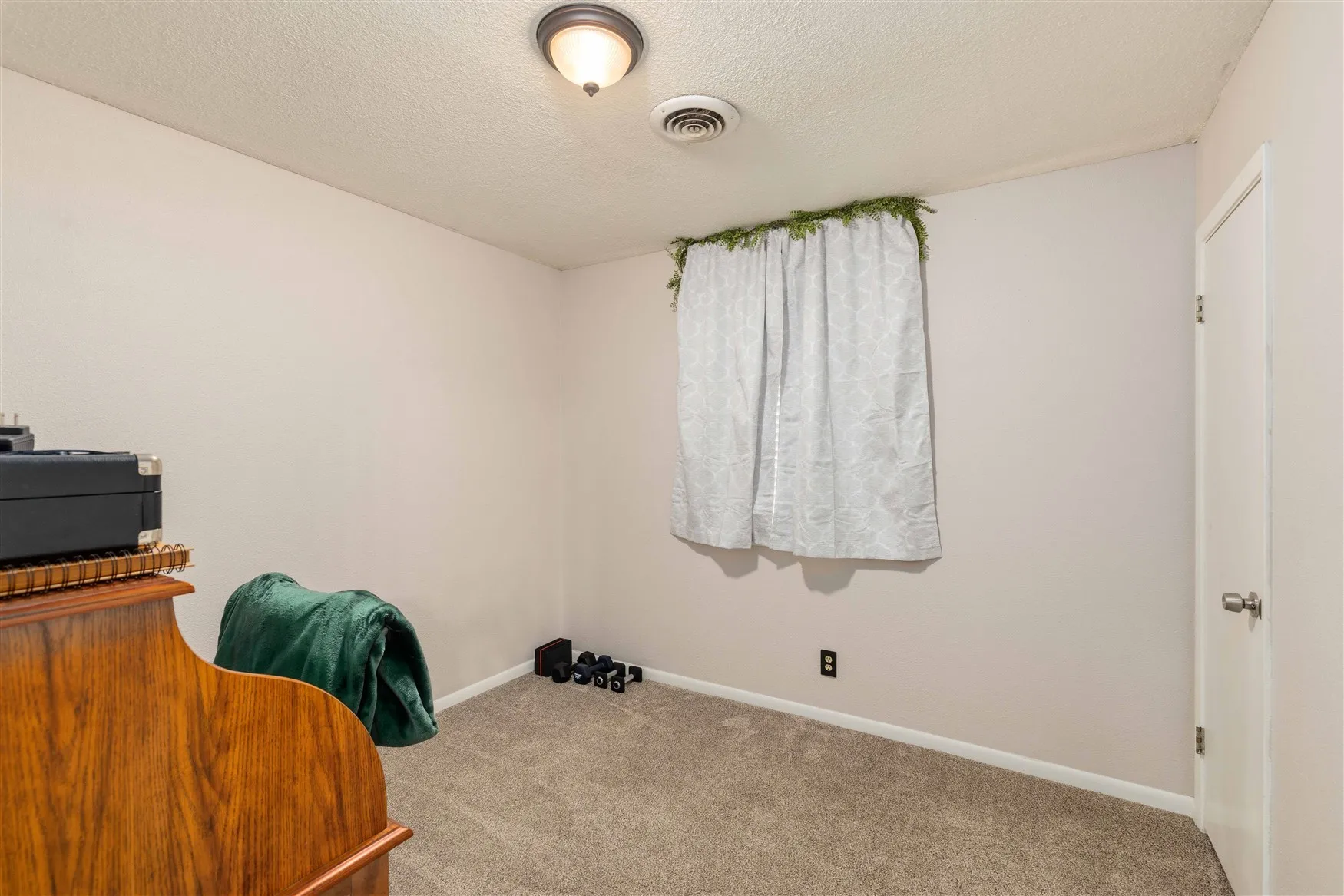 Single Family Residence For Sale in Brown County , 1604 Oakland Terrace, Brownwood, Texas 76801, 3 Bedroom, 2 Bathroom, 2 Garage spaces, 1,132 Sqft, built in 1969, Price $207,500, mls#21299007, Real Estate Agent in Brownwood, Homes For Sale in Brown county, Homes For Sale in Brownwood, Realtor in Brownwood Texas, Real Estate Brokerage Independent Realty Texas, Luminita Cordes Realtor