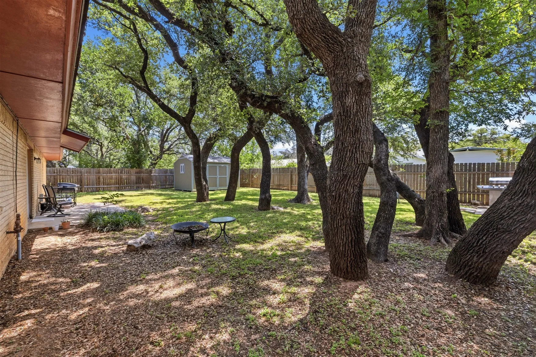 Single Family Residence For Sale in Brown County , 1604 Oakland Terrace, Brownwood, Texas 76801, 3 Bedroom, 2 Bathroom, 2 Garage spaces, 1,132 Sqft, built in 1969, Price $207,500, mls#21299007, Real Estate Agent in Brownwood, Homes For Sale in Brown county, Homes For Sale in Brownwood, Realtor in Brownwood Texas, Real Estate Brokerage Independent Realty Texas, Luminita Cordes Realtor