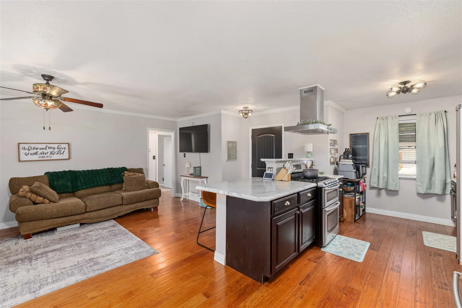 Single Family Residence For Sale in Brown County , 1604 Oakland Terrace, Brownwood, Texas 76801, 3 Bedroom, 2 Bathroom, 2 Garage spaces, 1,132 Sqft, built in 1969, Price $207,500, mls#21299007, Real Estate Agent in Brownwood, Homes For Sale in Brown county, Homes For Sale in Brownwood, Realtor in Brownwood Texas, Real Estate Brokerage Independent Realty Texas, Luminita Cordes Realtor
