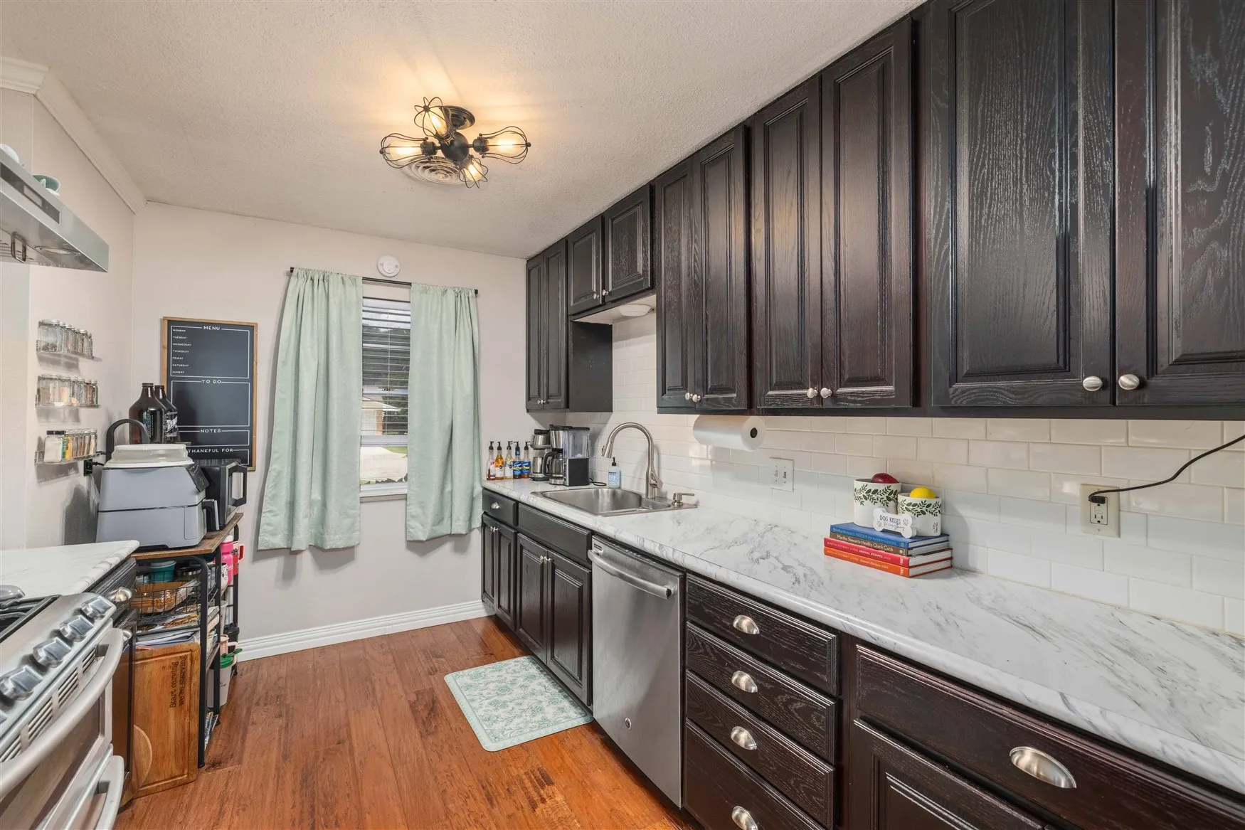 Single Family Residence For Sale in Brown County , 1604 Oakland Terrace, Brownwood, Texas 76801, 3 Bedroom, 2 Bathroom, 2 Garage spaces, 1,132 Sqft, built in 1969, Price $207,500, mls#21299007, Real Estate Agent in Brownwood, Homes For Sale in Brown county, Homes For Sale in Brownwood, Realtor in Brownwood Texas, Real Estate Brokerage Independent Realty Texas, Luminita Cordes Realtor