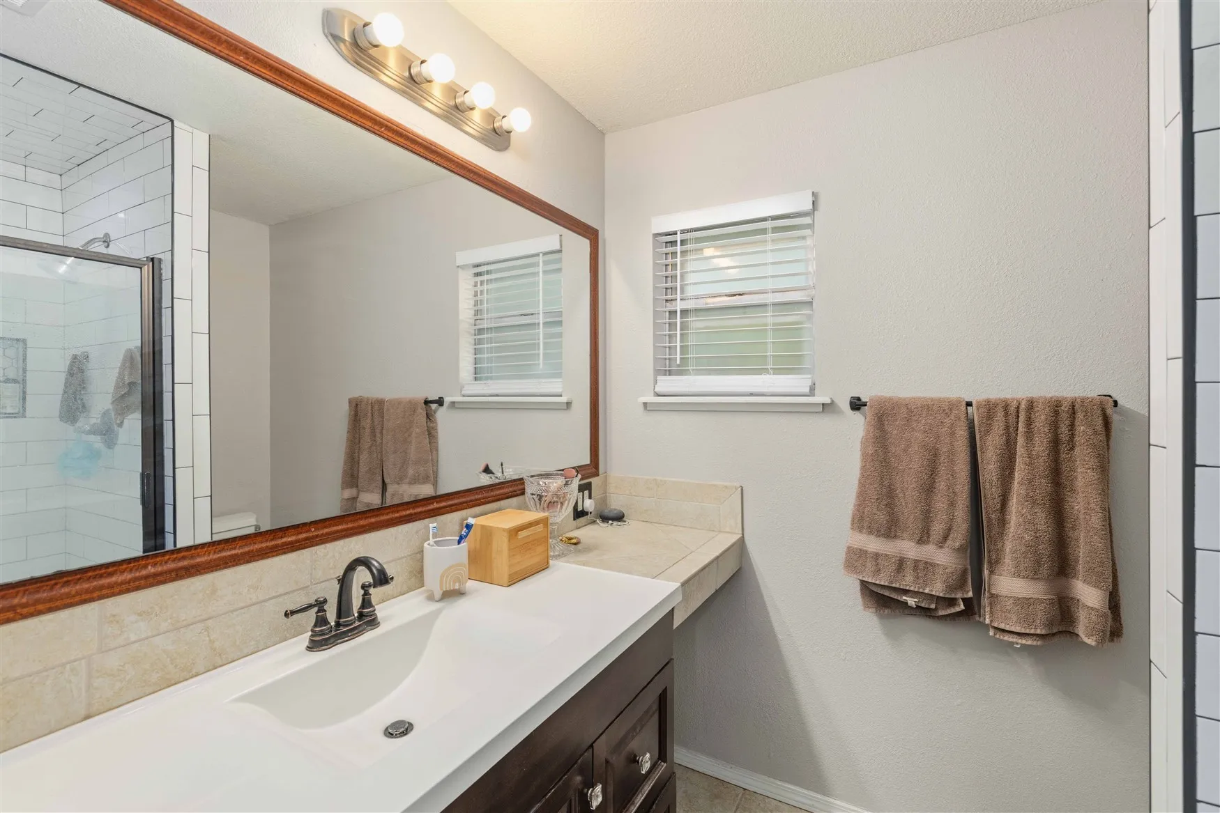 Single Family Residence For Sale in Brown County , 1604 Oakland Terrace, Brownwood, Texas 76801, 3 Bedroom, 2 Bathroom, 2 Garage spaces, 1,132 Sqft, built in 1969, Price $207,500, mls#21299007, Real Estate Agent in Brownwood, Homes For Sale in Brown county, Homes For Sale in Brownwood, Realtor in Brownwood Texas, Real Estate Brokerage Independent Realty Texas, Luminita Cordes Realtor