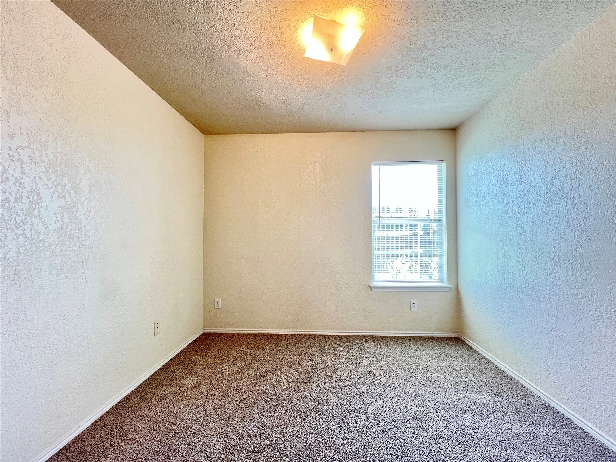 Single Family Residence For Rent in Denton County , 1103 Savage Drive, Denton, Texas 76207, 3 Bedroom, 2 Bathroom, 2 Garage spaces, 1,768 Sqft, built in 2004, mls#21299229, Real Estate Agent in Denton, Homes For Rent in Denton county, Homes For Rent in Denton, Realtor in Denton Texas, Real Estate Brokerage Independent Realty Texas, Luminita Cordes Realtor