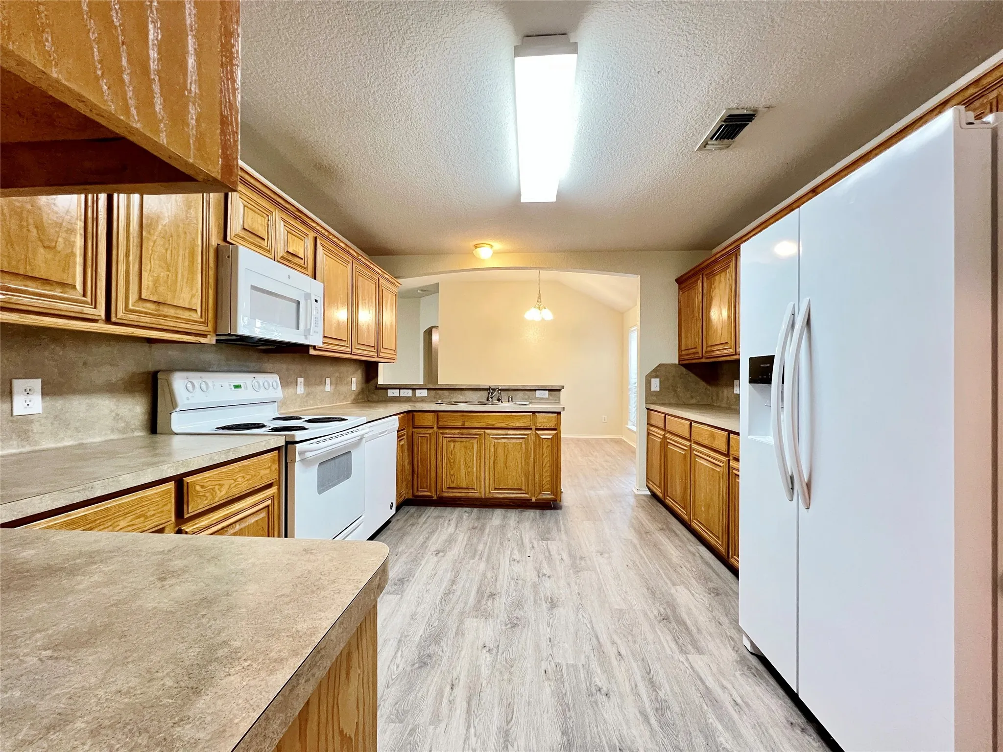 Single Family Residence For Rent in Denton County , 1103 Savage Drive, Denton, Texas 76207, 3 Bedroom, 2 Bathroom, 2 Garage spaces, 1,768 Sqft, built in 2004, mls#21299229, Real Estate Agent in Denton, Homes For Rent in Denton county, Homes For Rent in Denton, Realtor in Denton Texas, Real Estate Brokerage Independent Realty Texas, Luminita Cordes Realtor