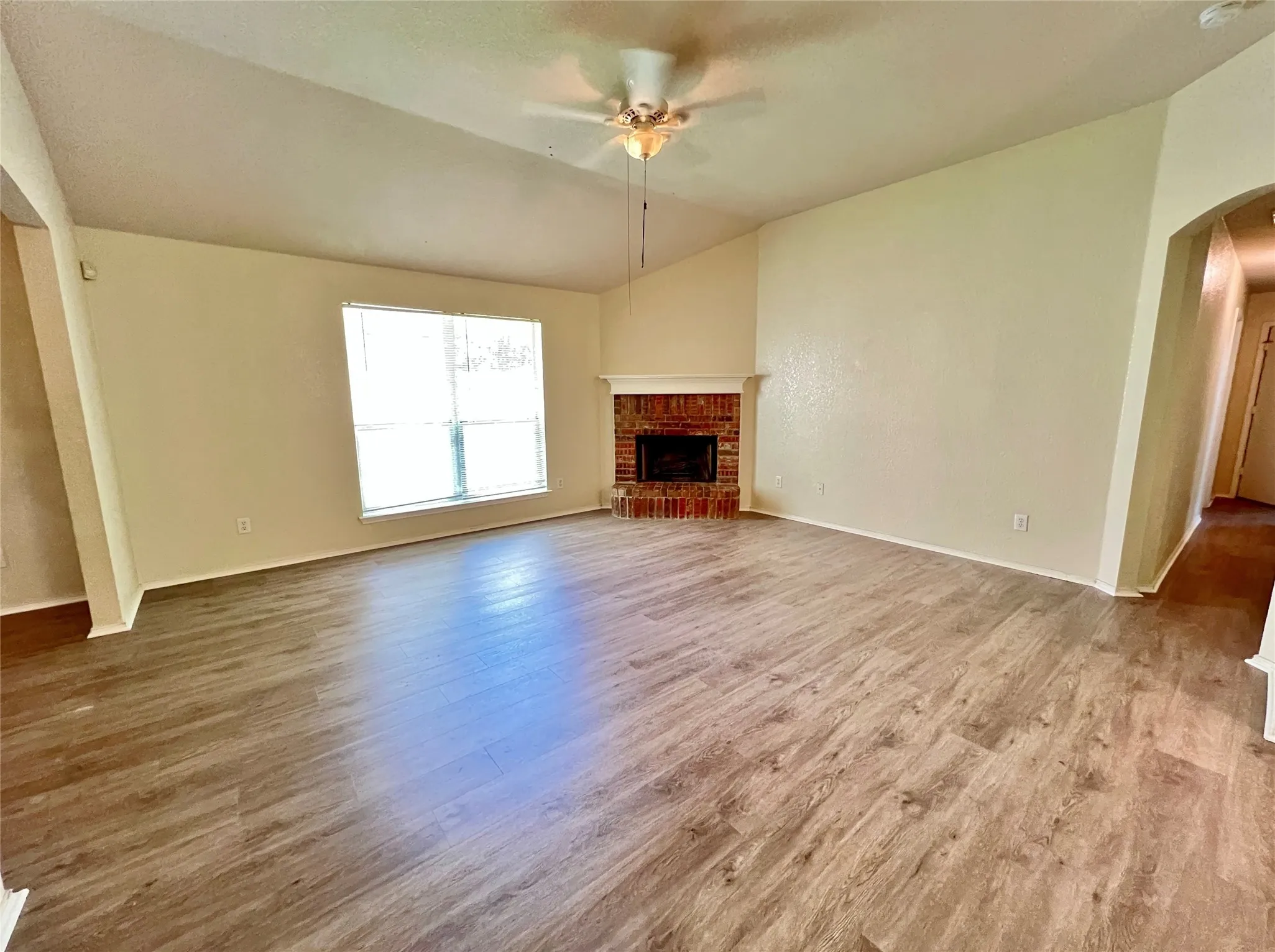 Single Family Residence For Rent in Denton County , 1103 Savage Drive, Denton, Texas 76207, 3 Bedroom, 2 Bathroom, 2 Garage spaces, 1,768 Sqft, built in 2004, mls#21299229, Real Estate Agent in Denton, Homes For Rent in Denton county, Homes For Rent in Denton, Realtor in Denton Texas, Real Estate Brokerage Independent Realty Texas, Luminita Cordes Realtor
