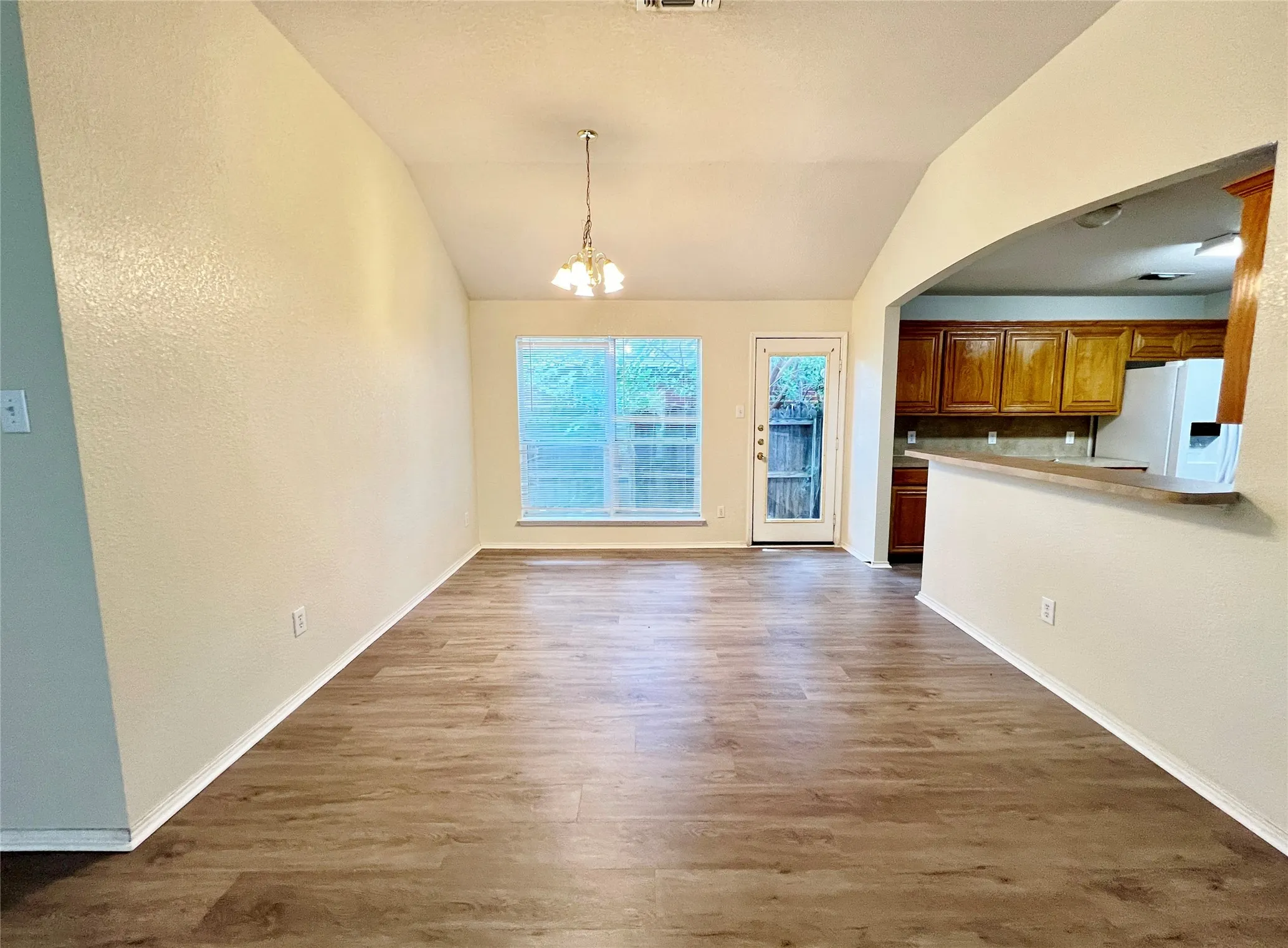 Single Family Residence For Rent in Denton County , 1103 Savage Drive, Denton, Texas 76207, 3 Bedroom, 2 Bathroom, 2 Garage spaces, 1,768 Sqft, built in 2004, mls#21299229, Real Estate Agent in Denton, Homes For Rent in Denton county, Homes For Rent in Denton, Realtor in Denton Texas, Real Estate Brokerage Independent Realty Texas, Luminita Cordes Realtor