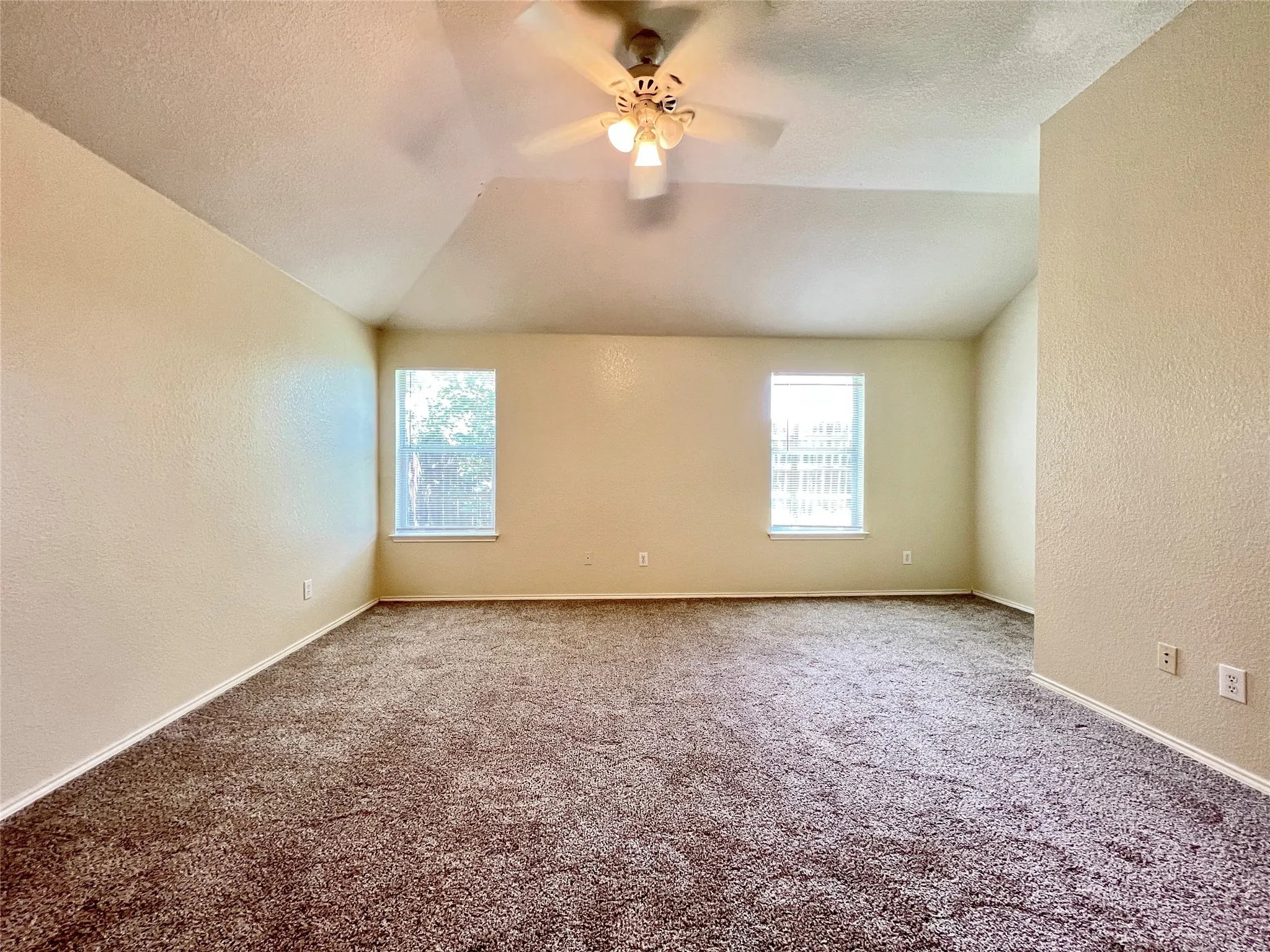 Single Family Residence For Rent in Denton County , 1103 Savage Drive, Denton, Texas 76207, 3 Bedroom, 2 Bathroom, 2 Garage spaces, 1,768 Sqft, built in 2004, mls#21299229, Real Estate Agent in Denton, Homes For Rent in Denton county, Homes For Rent in Denton, Realtor in Denton Texas, Real Estate Brokerage Independent Realty Texas, Luminita Cordes Realtor