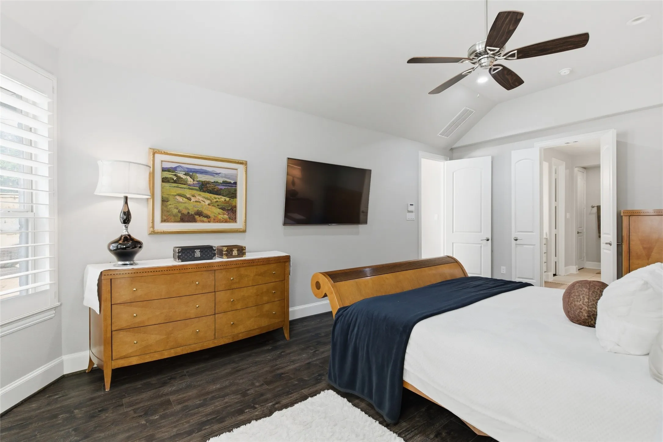 Single Family Residence For Sale in Dallas County , 645 Clearwater Drive, Irving, Texas 75039, 4 Bedroom, 6 Bathroom, 2 Garage spaces, 3,688 Sqft, built in 2015, mls#21296580, Real Estate Agent in Irving, Homes For Sale in Dallas county, Homes For Sale in Irving, Realtor in Irving Texas, Real Estate Brokerage Independent Realty Texas, Luminita Cordes Realtor