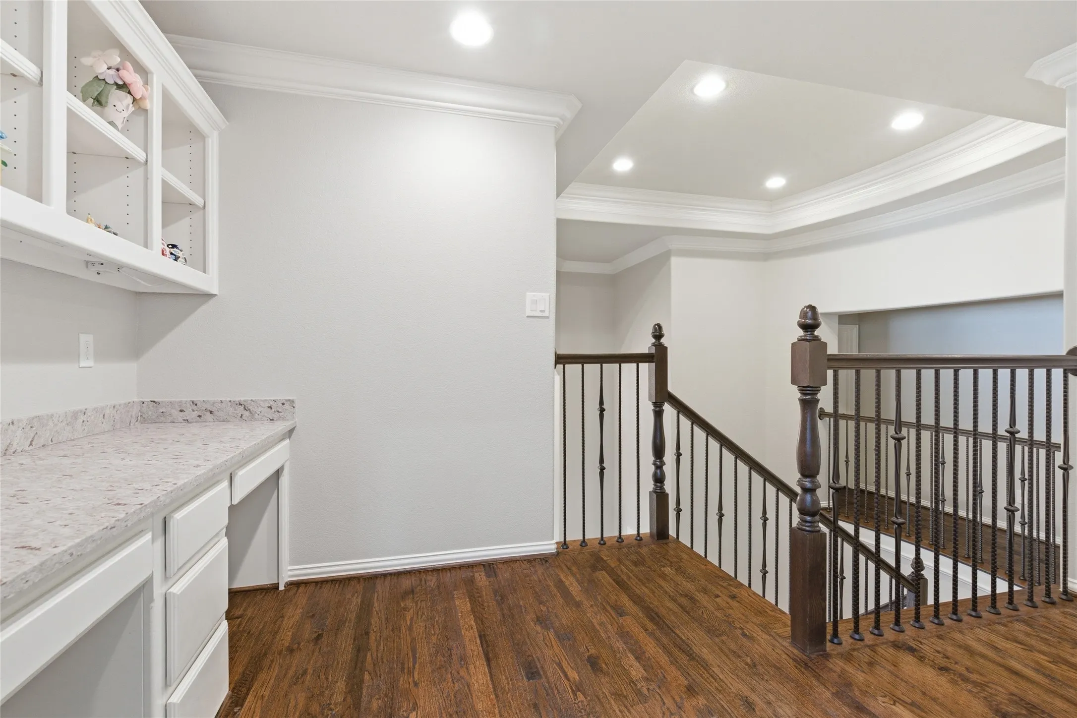 Single Family Residence For Sale in Dallas County , 645 Clearwater Drive, Irving, Texas 75039, 4 Bedroom, 6 Bathroom, 2 Garage spaces, 3,688 Sqft, built in 2015, mls#21296580, Real Estate Agent in Irving, Homes For Sale in Dallas county, Homes For Sale in Irving, Realtor in Irving Texas, Real Estate Brokerage Independent Realty Texas, Luminita Cordes Realtor