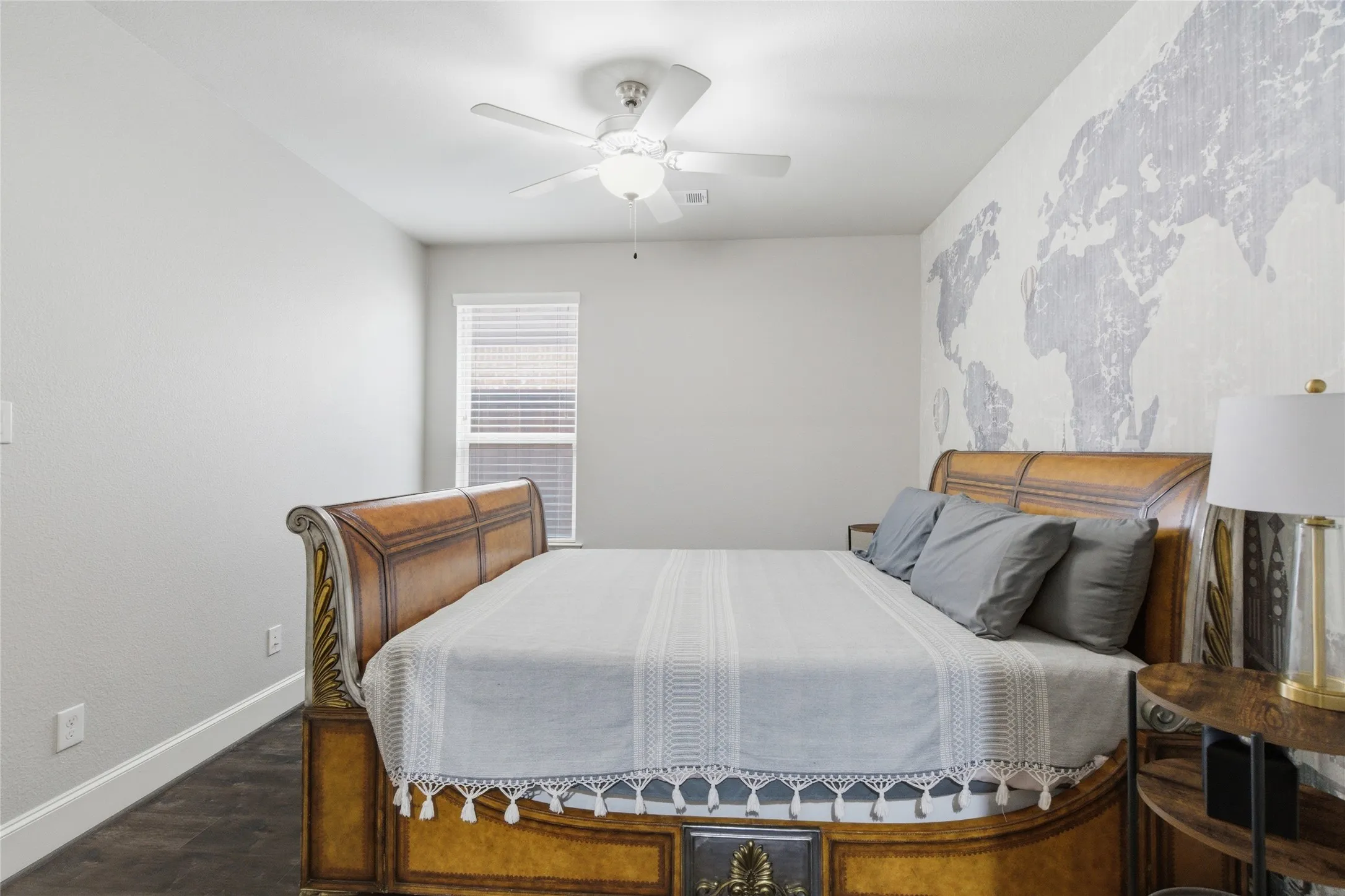 Single Family Residence For Sale in Dallas County , 645 Clearwater Drive, Irving, Texas 75039, 4 Bedroom, 6 Bathroom, 2 Garage spaces, 3,688 Sqft, built in 2015, mls#21296580, Real Estate Agent in Irving, Homes For Sale in Dallas county, Homes For Sale in Irving, Realtor in Irving Texas, Real Estate Brokerage Independent Realty Texas, Luminita Cordes Realtor