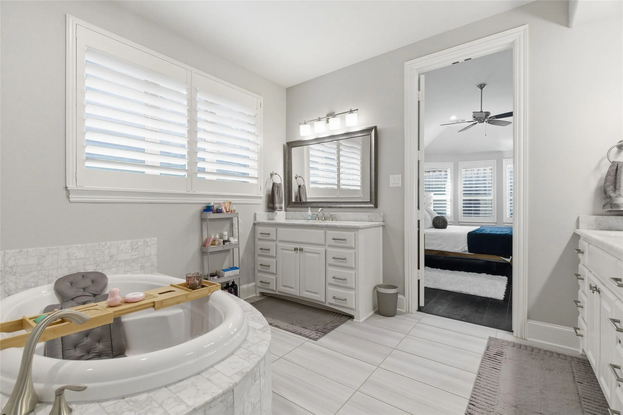 Single Family Residence For Sale in Dallas County , 645 Clearwater Drive, Irving, Texas 75039, 4 Bedroom, 6 Bathroom, 2 Garage spaces, 3,688 Sqft, built in 2015, mls#21296580, Real Estate Agent in Irving, Homes For Sale in Dallas county, Homes For Sale in Irving, Realtor in Irving Texas, Real Estate Brokerage Independent Realty Texas, Luminita Cordes Realtor
