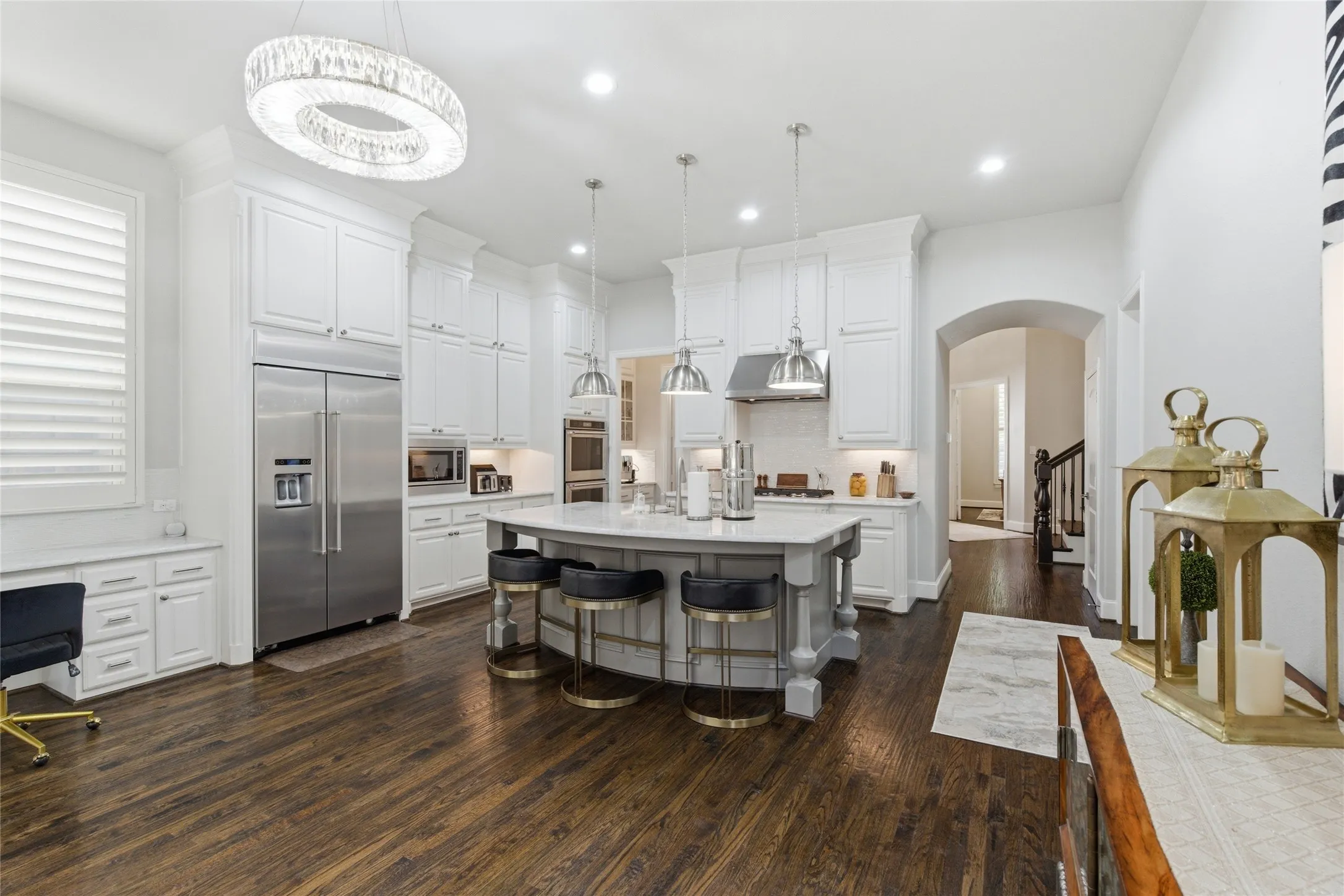 Single Family Residence For Sale in Dallas County , 645 Clearwater Drive, Irving, Texas 75039, 4 Bedroom, 6 Bathroom, 2 Garage spaces, 3,688 Sqft, built in 2015, mls#21296580, Real Estate Agent in Irving, Homes For Sale in Dallas county, Homes For Sale in Irving, Realtor in Irving Texas, Real Estate Brokerage Independent Realty Texas, Luminita Cordes Realtor