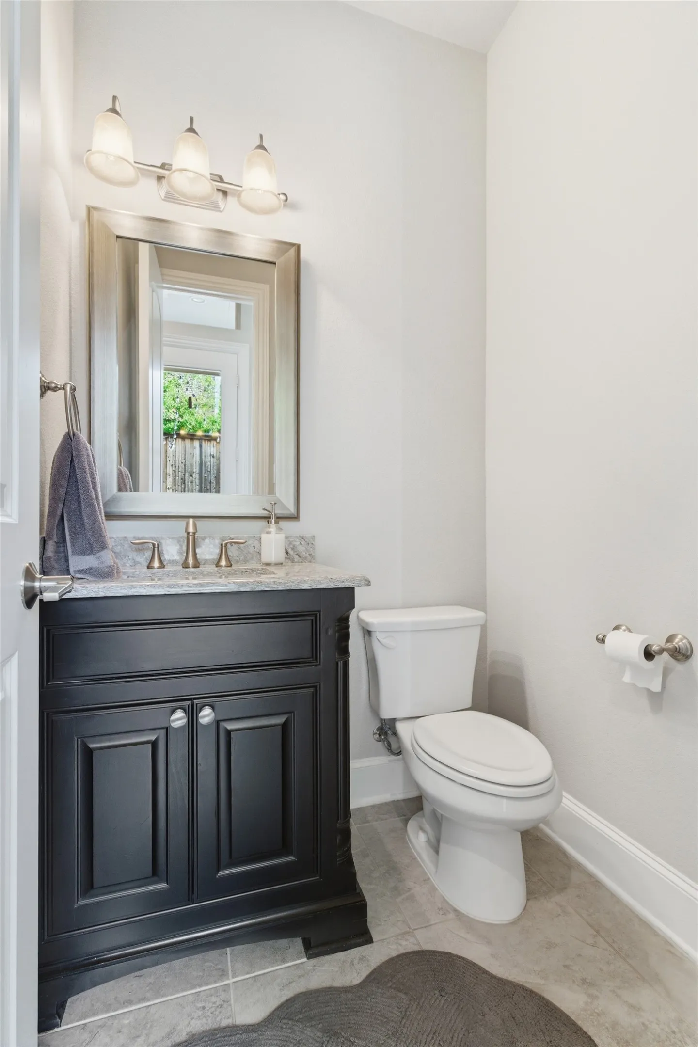 Single Family Residence For Sale in Dallas County , 645 Clearwater Drive, Irving, Texas 75039, 4 Bedroom, 6 Bathroom, 2 Garage spaces, 3,688 Sqft, built in 2015, mls#21296580, Real Estate Agent in Irving, Homes For Sale in Dallas county, Homes For Sale in Irving, Realtor in Irving Texas, Real Estate Brokerage Independent Realty Texas, Luminita Cordes Realtor