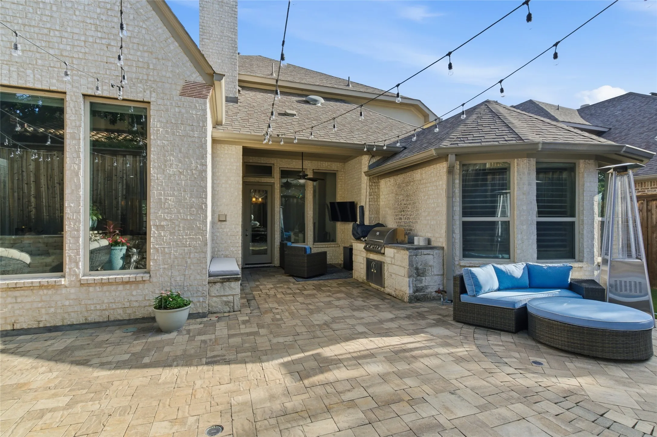 Single Family Residence For Sale in Dallas County , 645 Clearwater Drive, Irving, Texas 75039, 4 Bedroom, 6 Bathroom, 2 Garage spaces, 3,688 Sqft, built in 2015, mls#21296580, Real Estate Agent in Irving, Homes For Sale in Dallas county, Homes For Sale in Irving, Realtor in Irving Texas, Real Estate Brokerage Independent Realty Texas, Luminita Cordes Realtor