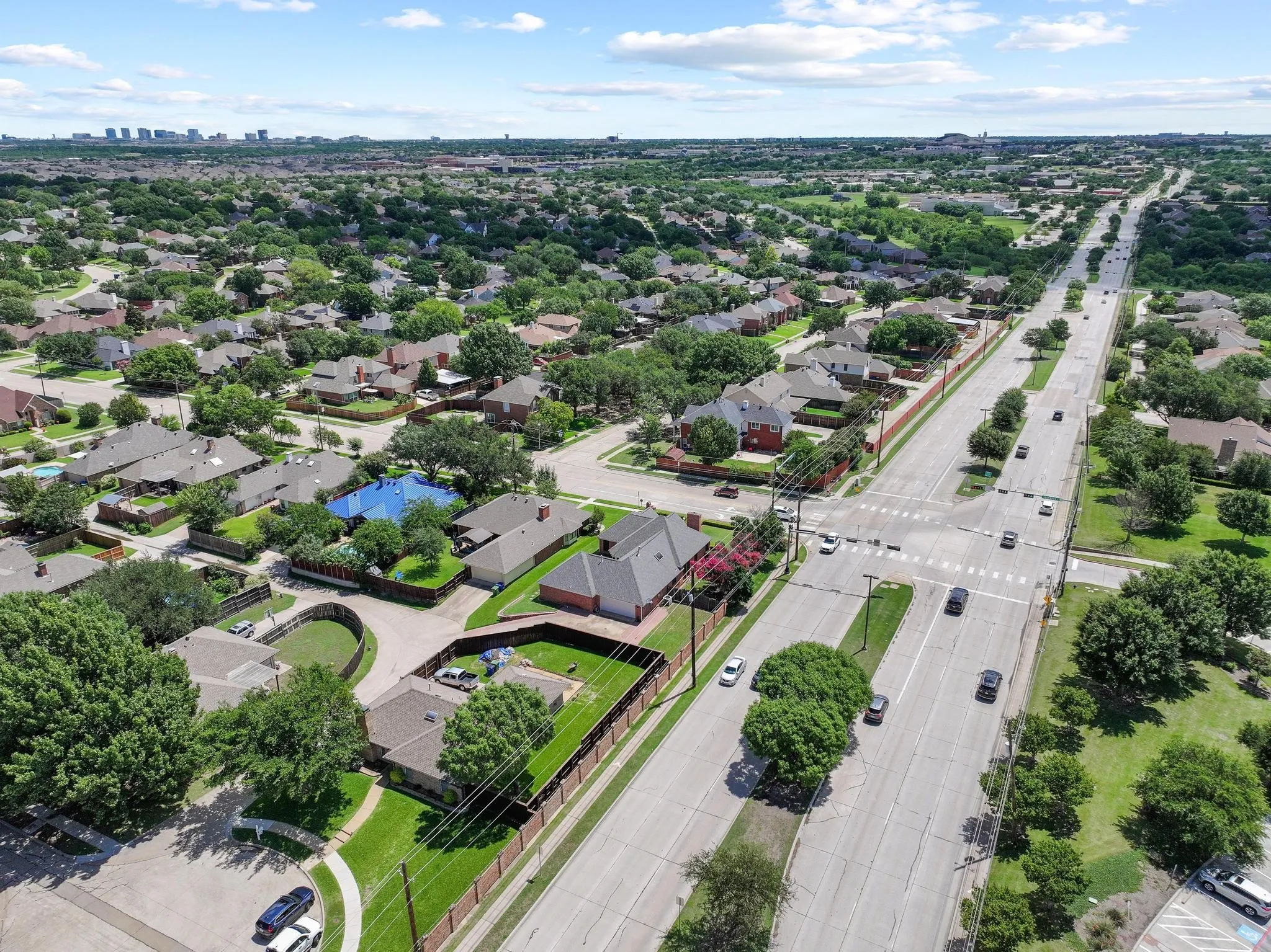 Single Family Residence For Sale in Denton County , 4201 Spurwood Drive, Carrollton, Texas 75010, 3 Bedroom, 3 Bathroom, 2 Garage spaces, 2,283 Sqft, built in 1986, mls#21296663, Real Estate Agent in Carrollton, Homes For Sale in Denton county, Homes For Sale in Carrollton, Realtor in Carrollton Texas, Real Estate Brokerage Independent Realty Texas, Luminita Cordes Realtor