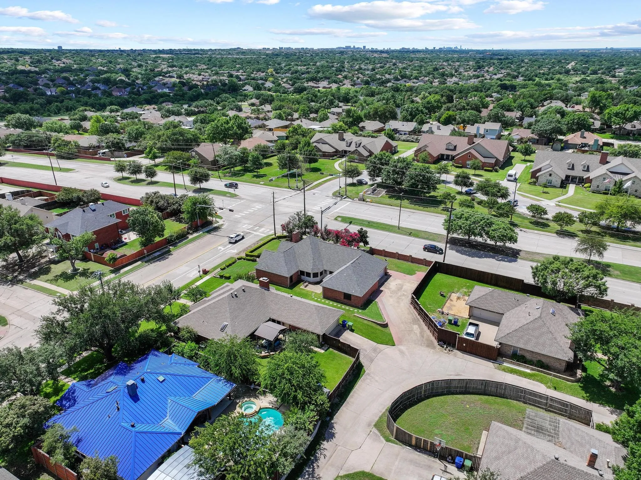 Single Family Residence For Sale in Denton County , 4201 Spurwood Drive, Carrollton, Texas 75010, 3 Bedroom, 3 Bathroom, 2 Garage spaces, 2,283 Sqft, built in 1986, mls#21296663, Real Estate Agent in Carrollton, Homes For Sale in Denton county, Homes For Sale in Carrollton, Realtor in Carrollton Texas, Real Estate Brokerage Independent Realty Texas, Luminita Cordes Realtor