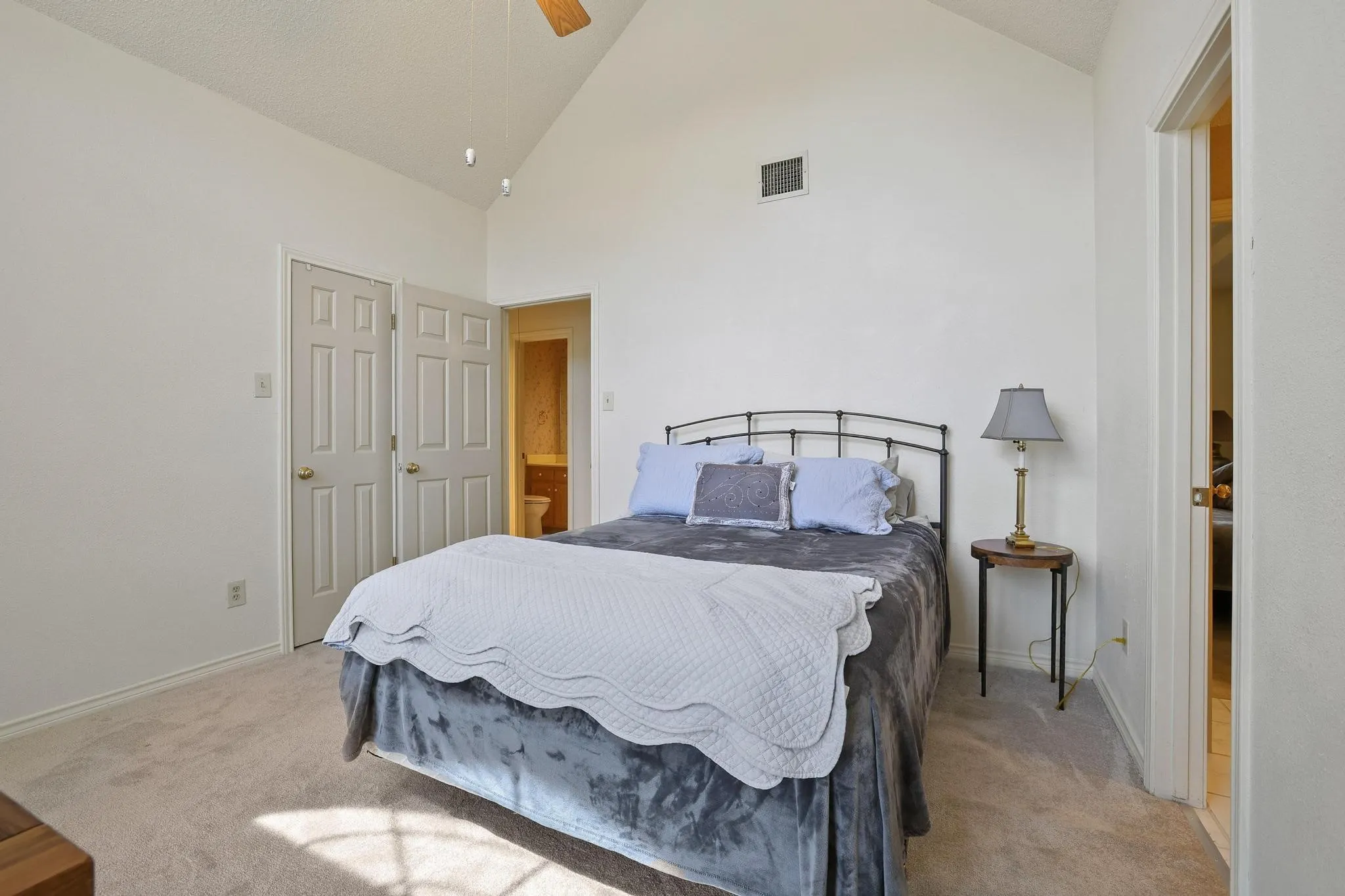 Single Family Residence For Sale in Denton County , 4201 Spurwood Drive, Carrollton, Texas 75010, 3 Bedroom, 3 Bathroom, 2 Garage spaces, 2,283 Sqft, built in 1986, mls#21296663, Real Estate Agent in Carrollton, Homes For Sale in Denton county, Homes For Sale in Carrollton, Realtor in Carrollton Texas, Real Estate Brokerage Independent Realty Texas, Luminita Cordes Realtor