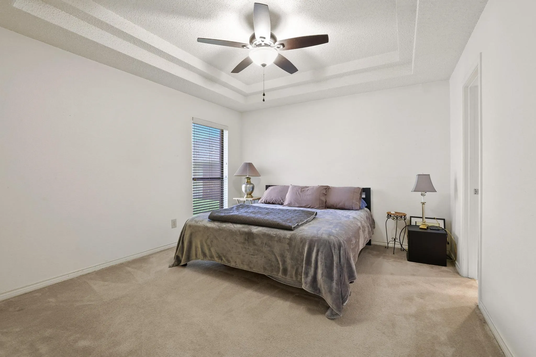 Single Family Residence For Sale in Denton County , 4201 Spurwood Drive, Carrollton, Texas 75010, 3 Bedroom, 3 Bathroom, 2 Garage spaces, 2,283 Sqft, built in 1986, mls#21296663, Real Estate Agent in Carrollton, Homes For Sale in Denton county, Homes For Sale in Carrollton, Realtor in Carrollton Texas, Real Estate Brokerage Independent Realty Texas, Luminita Cordes Realtor
