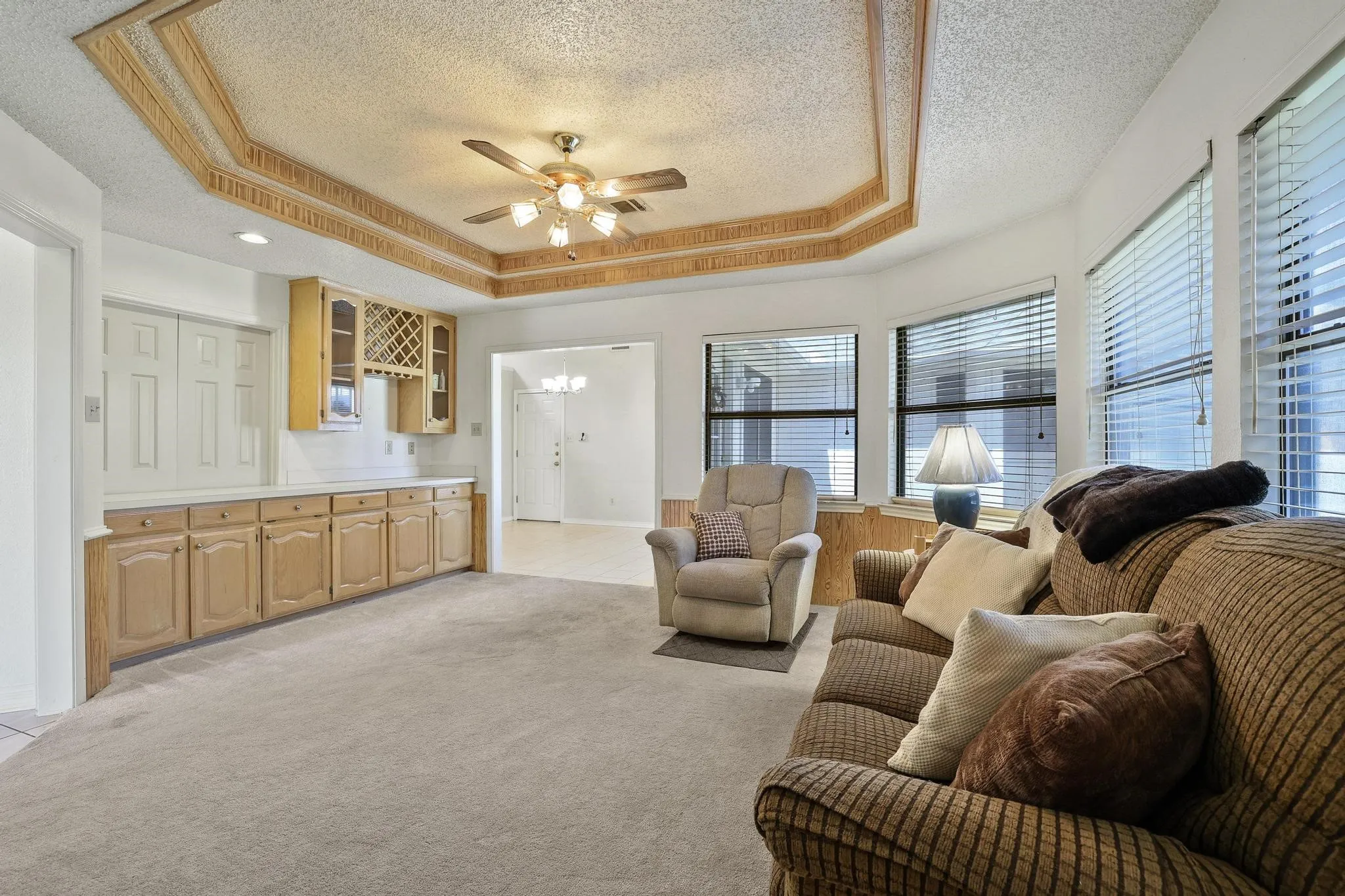 Single Family Residence For Sale in Denton County , 4201 Spurwood Drive, Carrollton, Texas 75010, 3 Bedroom, 3 Bathroom, 2 Garage spaces, 2,283 Sqft, built in 1986, mls#21296663, Real Estate Agent in Carrollton, Homes For Sale in Denton county, Homes For Sale in Carrollton, Realtor in Carrollton Texas, Real Estate Brokerage Independent Realty Texas, Luminita Cordes Realtor
