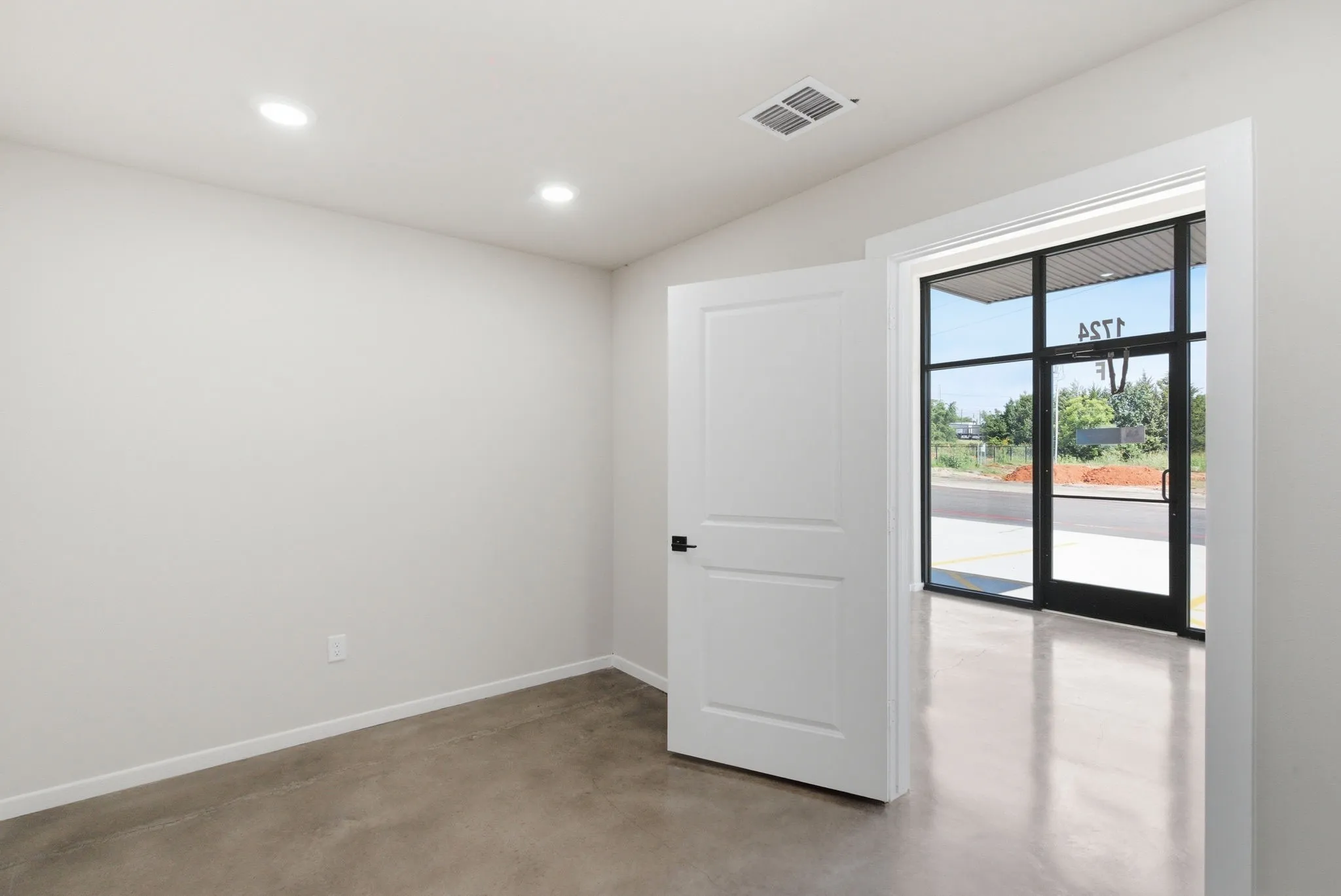 Retail For Rent in Parker County , 1726 N Main, Weatherford, Texas 76085, 0, 0, Garage spaces, 0 Sqft, built in 2025, mls#21294306, Real Estate Agent in Weatherford, Homes For Rent in Parker county, Homes For Rent in Weatherford, Realtor in Weatherford Texas, Real Estate Brokerage Independent Realty Texas, Luminita Cordes Realtor
