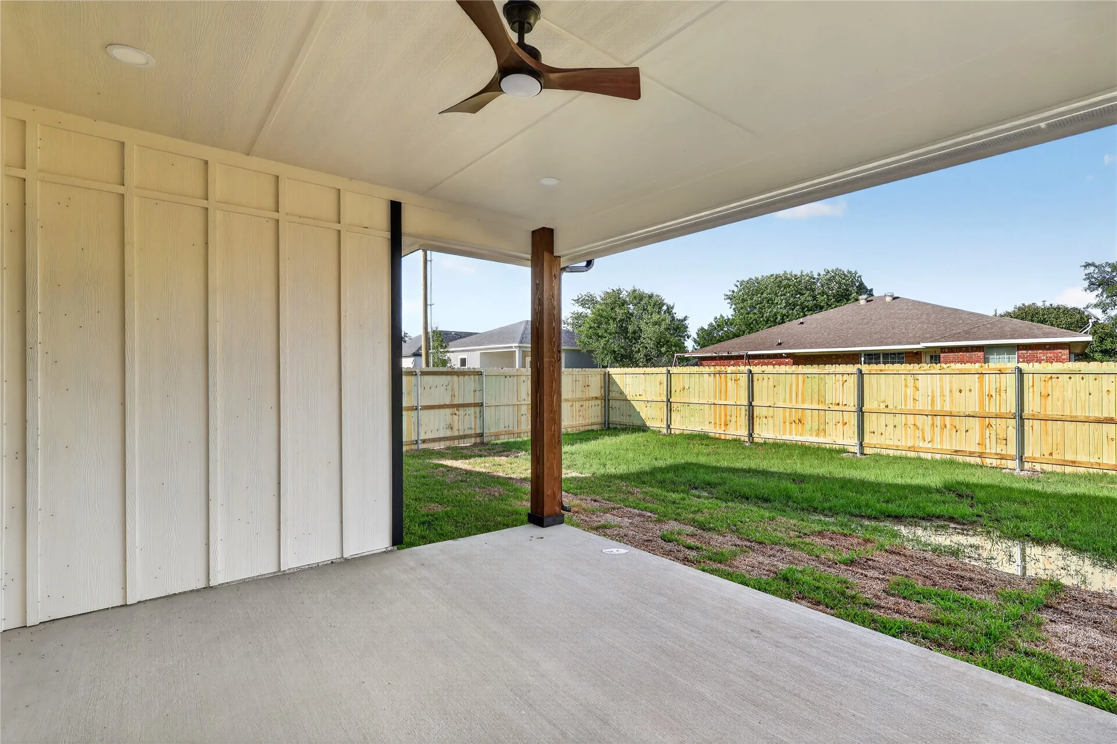 Single Family Residence For Sale in Henderson County , 308 Backlash Drive, Gun Barrel City, Texas 75156, 3 Bedroom, 2 Bathroom, 2 Garage spaces, 1,635 Sqft, built in 2026, mls#21298741, Real Estate Agent in Gun Barrel City, Homes For Sale in Henderson county, Homes For Sale in Gun Barrel City, Realtor in Gun Barrel City Texas, Real Estate Brokerage Independent Realty Texas, Luminita Cordes Realtor