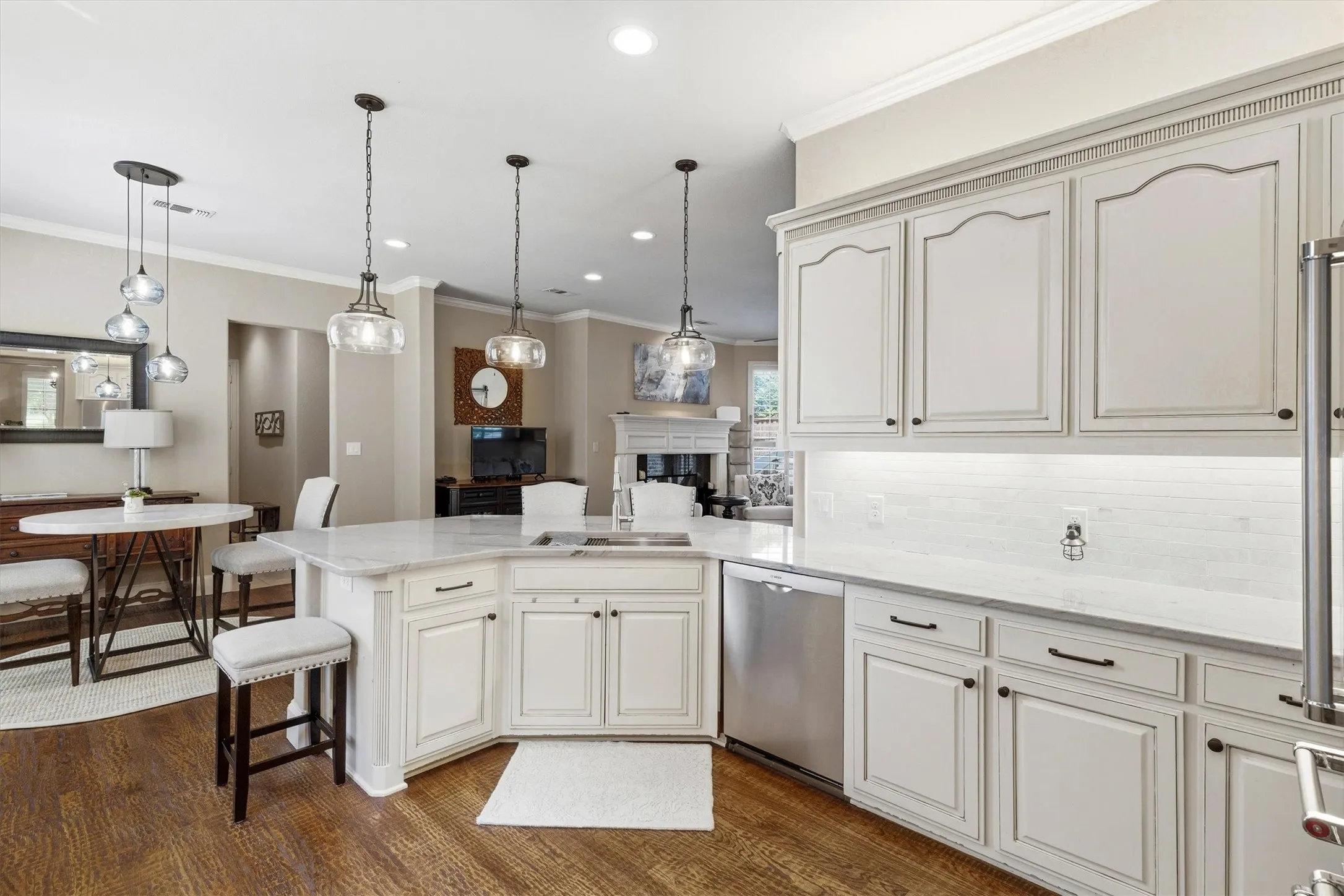 Single Family Residence For Sale in Collin County , 2104 Camden, Mc Kinney, Texas 75070, 4 Bedroom, 3 Bathroom, 3 Garage spaces, 3,776 Sqft, built in 2004, mls#21297526, Real Estate Agent in Mc Kinney, Homes For Sale in Collin county, Homes For Sale in Mc Kinney, Realtor in Mc Kinney Texas, Real Estate Brokerage Independent Realty Texas, Luminita Cordes Realtor