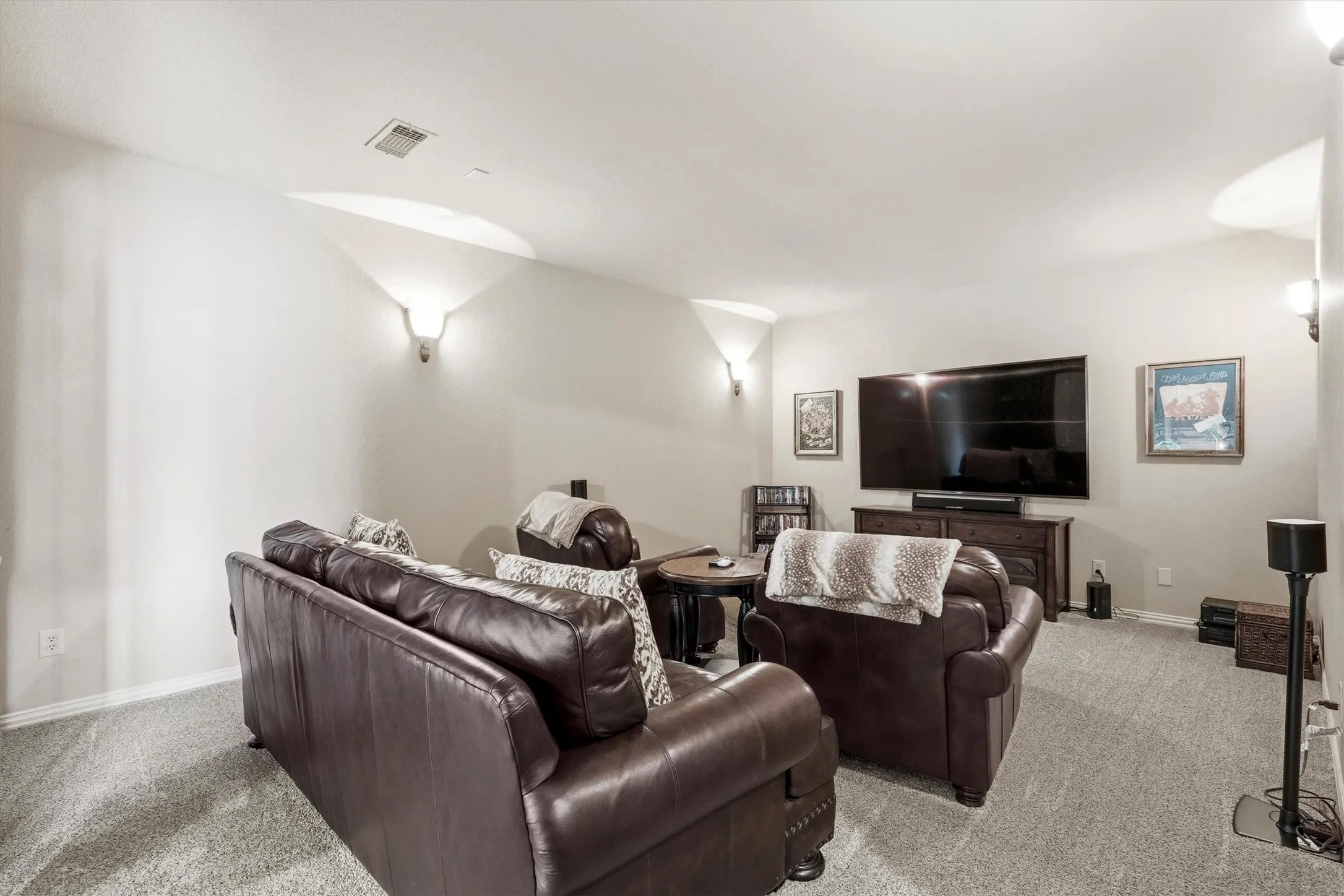 Single Family Residence For Sale in Collin County , 2104 Camden, Mc Kinney, Texas 75070, 4 Bedroom, 3 Bathroom, 3 Garage spaces, 3,776 Sqft, built in 2004, mls#21297526, Real Estate Agent in Mc Kinney, Homes For Sale in Collin county, Homes For Sale in Mc Kinney, Realtor in Mc Kinney Texas, Real Estate Brokerage Independent Realty Texas, Luminita Cordes Realtor