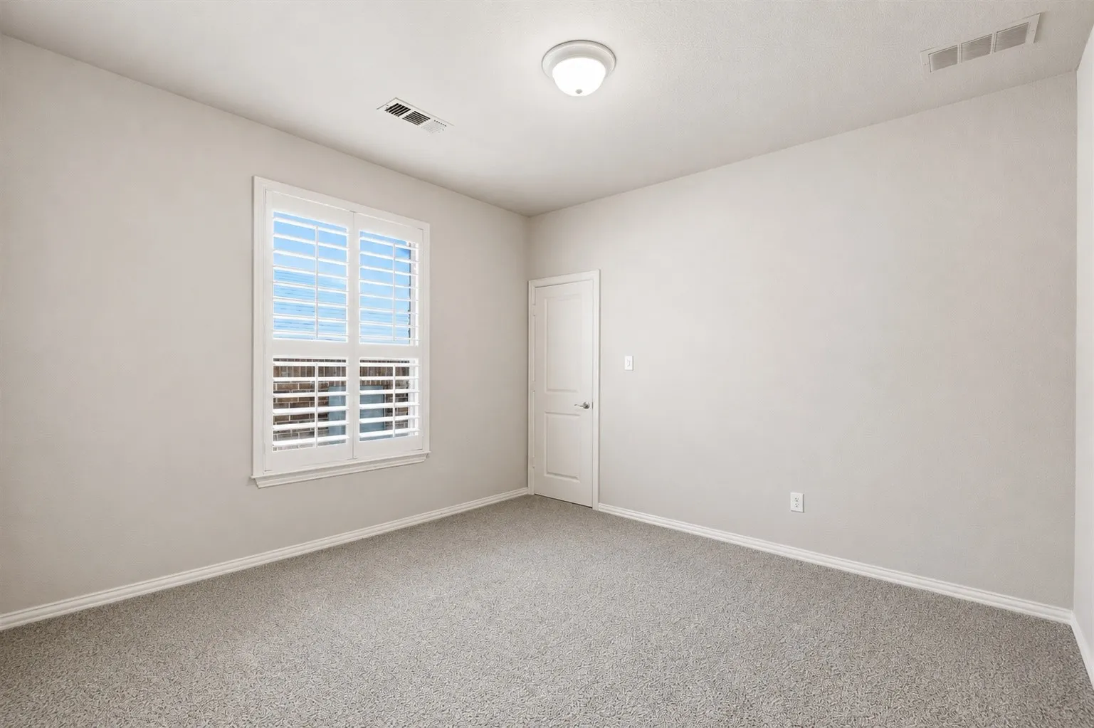 Single Family Residence For Sale in Collin County , 2104 Camden, Mc Kinney, Texas 75070, 4 Bedroom, 3 Bathroom, 3 Garage spaces, 3,776 Sqft, built in 2004, mls#21297526, Real Estate Agent in Mc Kinney, Homes For Sale in Collin county, Homes For Sale in Mc Kinney, Realtor in Mc Kinney Texas, Real Estate Brokerage Independent Realty Texas, Luminita Cordes Realtor