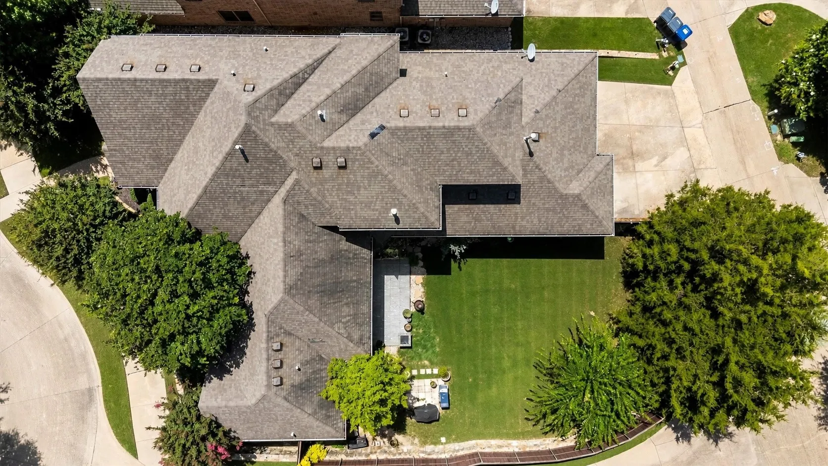 Single Family Residence For Sale in Collin County , 2104 Camden, Mc Kinney, Texas 75070, 4 Bedroom, 3 Bathroom, 3 Garage spaces, 3,776 Sqft, built in 2004, mls#21297526, Real Estate Agent in Mc Kinney, Homes For Sale in Collin county, Homes For Sale in Mc Kinney, Realtor in Mc Kinney Texas, Real Estate Brokerage Independent Realty Texas, Luminita Cordes Realtor