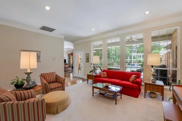 Single Family Residence For Sale in Dallas County , 917 Longmeadow Lane, De Soto, Texas 75115, 4 Bedroom, 4 Bathroom, 2 Garage spaces, 3,008 Sqft, built in 1994, mls#21296939, Real Estate Agent in De Soto, Homes For Sale in Dallas county, Homes For Sale in De Soto, Realtor in De Soto Texas, Real Estate Brokerage Independent Realty Texas, Luminita Cordes Realtor