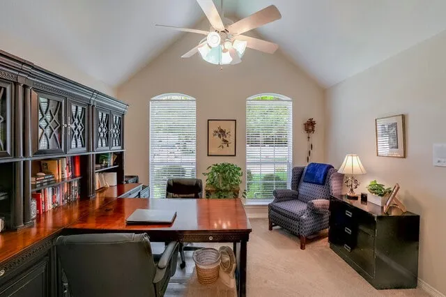 Single Family Residence For Sale in Dallas County , 917 Longmeadow Lane, De Soto, Texas 75115, 4 Bedroom, 4 Bathroom, 2 Garage spaces, 3,008 Sqft, built in 1994, mls#21296939, Real Estate Agent in De Soto, Homes For Sale in Dallas county, Homes For Sale in De Soto, Realtor in De Soto Texas, Real Estate Brokerage Independent Realty Texas, Luminita Cordes Realtor