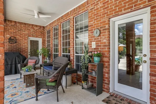 Single Family Residence For Sale in Dallas County , 917 Longmeadow Lane, De Soto, Texas 75115, 4 Bedroom, 4 Bathroom, 2 Garage spaces, 3,008 Sqft, built in 1994, mls#21296939, Real Estate Agent in De Soto, Homes For Sale in Dallas county, Homes For Sale in De Soto, Realtor in De Soto Texas, Real Estate Brokerage Independent Realty Texas, Luminita Cordes Realtor