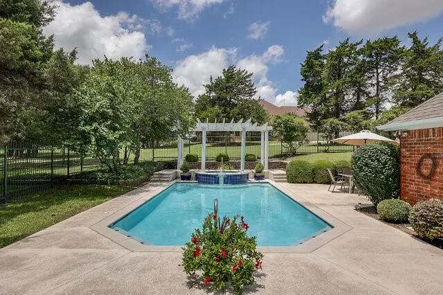 Single Family Residence For Sale in Dallas County , 917 Longmeadow Lane, De Soto, Texas 75115, 4 Bedroom, 4 Bathroom, 2 Garage spaces, 3,008 Sqft, built in 1994, mls#21296939, Real Estate Agent in De Soto, Homes For Sale in Dallas county, Homes For Sale in De Soto, Realtor in De Soto Texas, Real Estate Brokerage Independent Realty Texas, Luminita Cordes Realtor