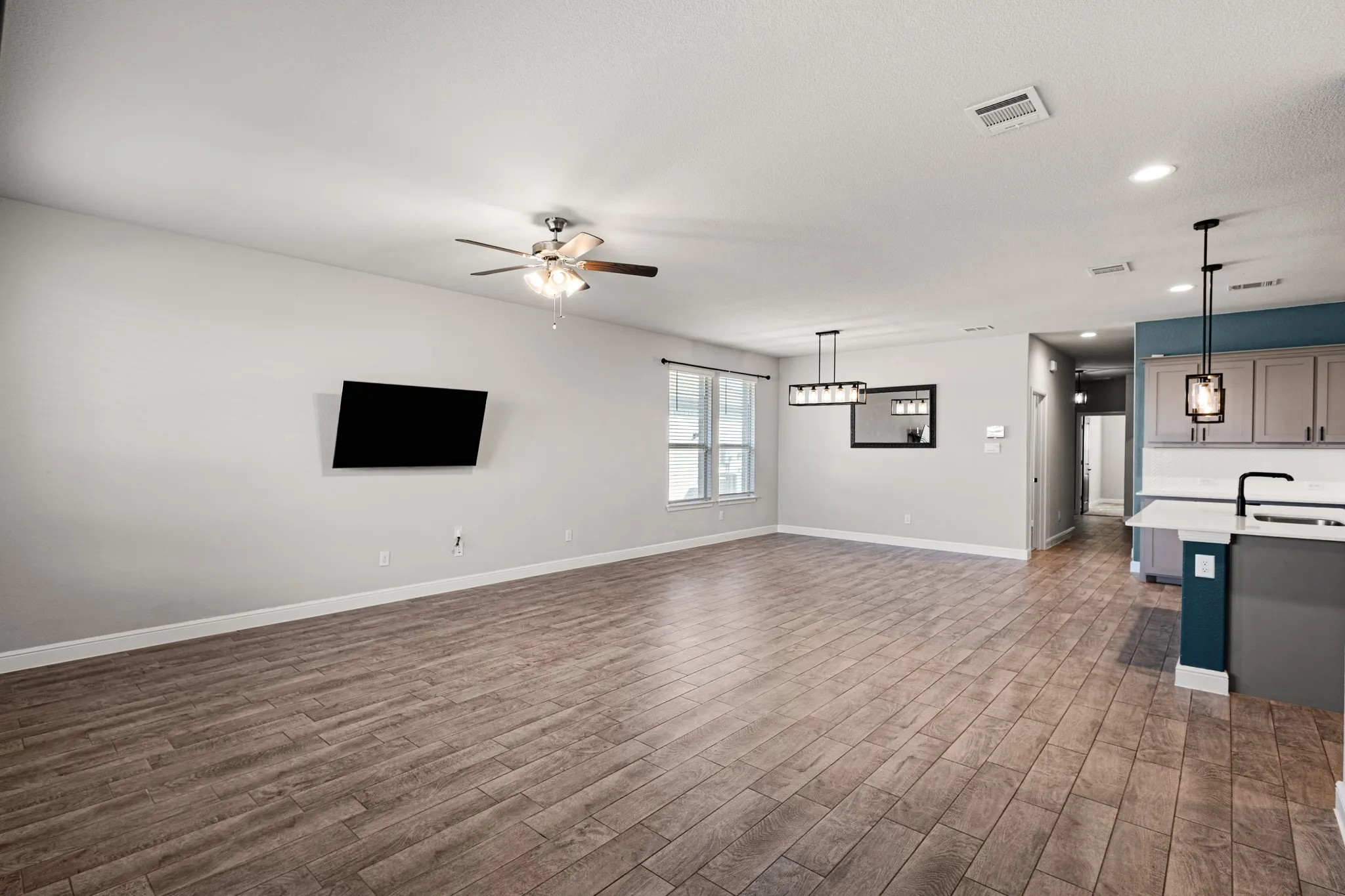 Single Family Residence For Sale in Wise County , 179 Dogwood Avenue, Rhome, Texas 76078, 5 Bedroom, 3 Bathroom, 2 Garage spaces, 2,141 Sqft, built in 2023, mls#21298216, Real Estate Agent in Rhome, Homes For Sale in Wise county, Homes For Sale in Rhome, Realtor in Rhome Texas, Real Estate Brokerage Independent Realty Texas, Luminita Cordes Realtor