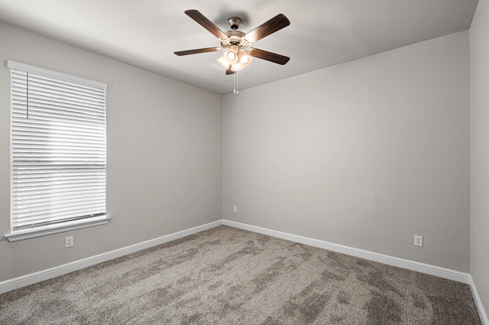Single Family Residence For Sale in Wise County , 179 Dogwood Avenue, Rhome, Texas 76078, 5 Bedroom, 3 Bathroom, 2 Garage spaces, 2,141 Sqft, built in 2023, mls#21298216, Real Estate Agent in Rhome, Homes For Sale in Wise county, Homes For Sale in Rhome, Realtor in Rhome Texas, Real Estate Brokerage Independent Realty Texas, Luminita Cordes Realtor