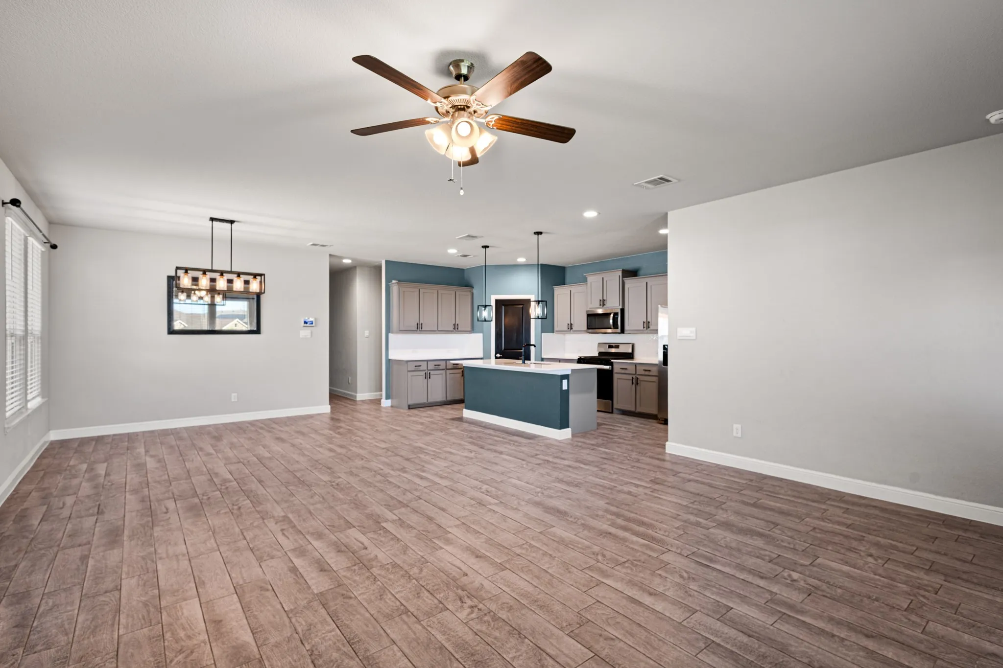 Single Family Residence For Sale in Wise County , 179 Dogwood Avenue, Rhome, Texas 76078, 5 Bedroom, 3 Bathroom, 2 Garage spaces, 2,141 Sqft, built in 2023, mls#21298216, Real Estate Agent in Rhome, Homes For Sale in Wise county, Homes For Sale in Rhome, Realtor in Rhome Texas, Real Estate Brokerage Independent Realty Texas, Luminita Cordes Realtor