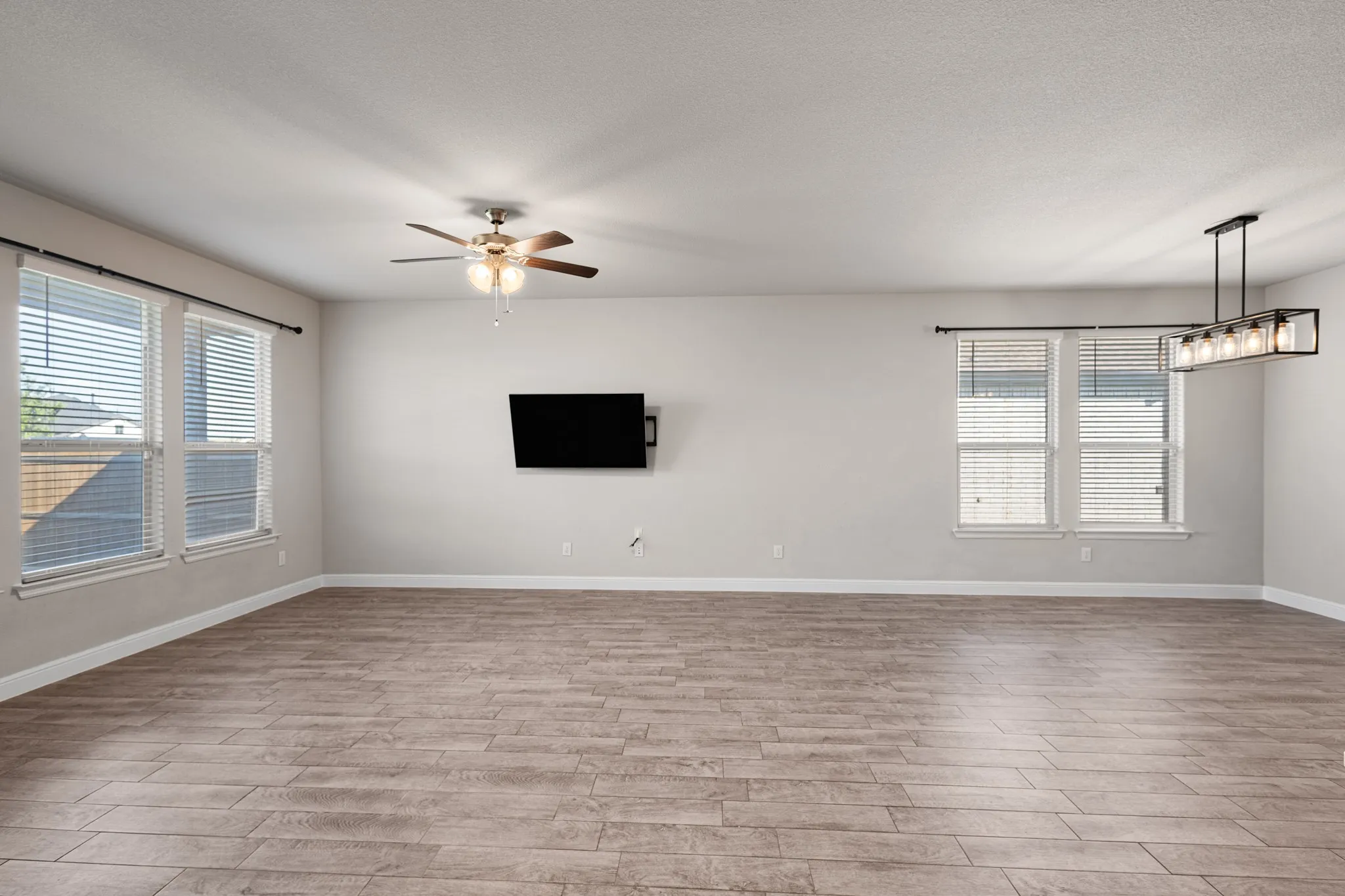 Single Family Residence For Sale in Wise County , 179 Dogwood Avenue, Rhome, Texas 76078, 5 Bedroom, 3 Bathroom, 2 Garage spaces, 2,141 Sqft, built in 2023, mls#21298216, Real Estate Agent in Rhome, Homes For Sale in Wise county, Homes For Sale in Rhome, Realtor in Rhome Texas, Real Estate Brokerage Independent Realty Texas, Luminita Cordes Realtor