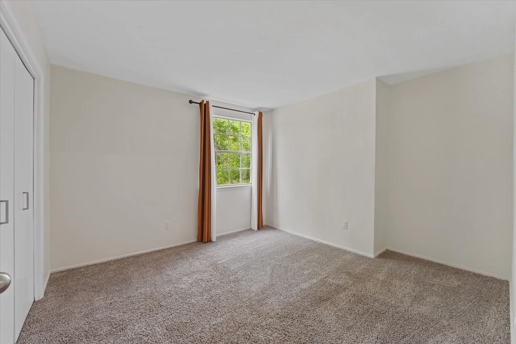 Duplex For Rent in Tarrant County , 4007 Ridgebrook Drive, Arlington, Texas 76015, 3 Bedroom, 3 Bathroom, 2 Garage spaces, 1,875 Sqft, built in 1979, mls#21297966, Real Estate Agent in Arlington, Homes For Rent in Tarrant county, Homes For Rent in Arlington, Realtor in Arlington Texas, Real Estate Brokerage Independent Realty Texas, Luminita Cordes Realtor