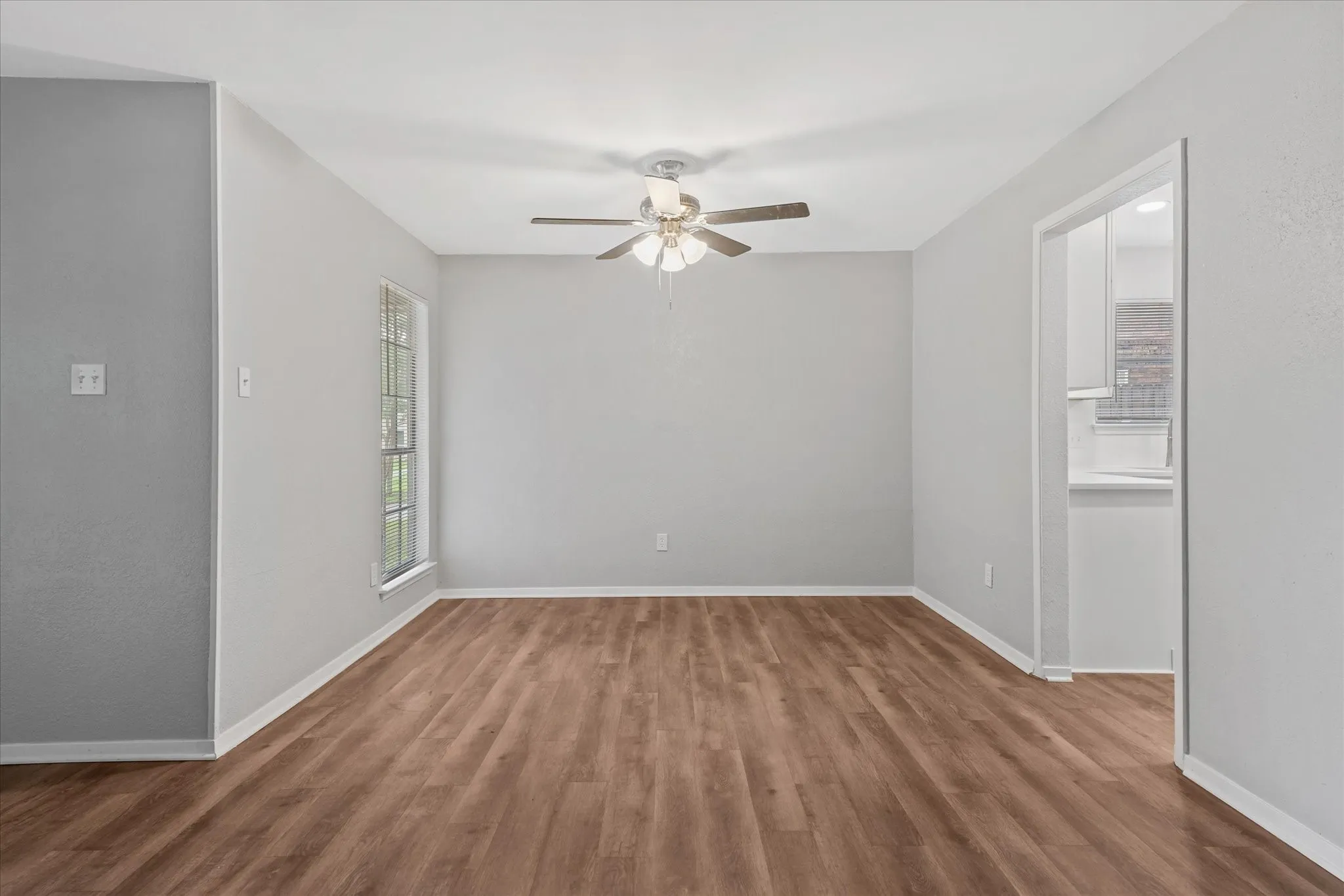 Duplex For Rent in Tarrant County , 4005 Ridgebrook Drive, Arlington, Texas 76015, 3 Bedroom, 3 Bathroom, 2 Garage spaces, 1,875 Sqft, built in 1979, mls#21297734, Real Estate Agent in Arlington, Homes For Rent in Tarrant county, Homes For Rent in Arlington, Realtor in Arlington Texas, Real Estate Brokerage Independent Realty Texas, Luminita Cordes Realtor