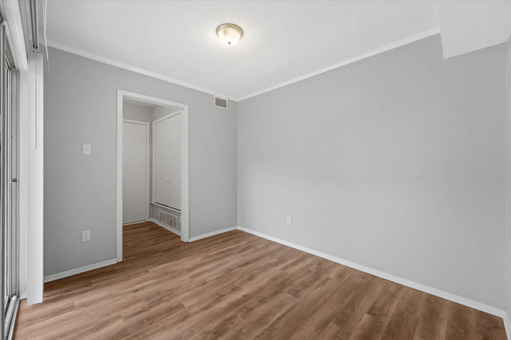 Additional bonus area off of the kitchen that leads to a spacious courtyard