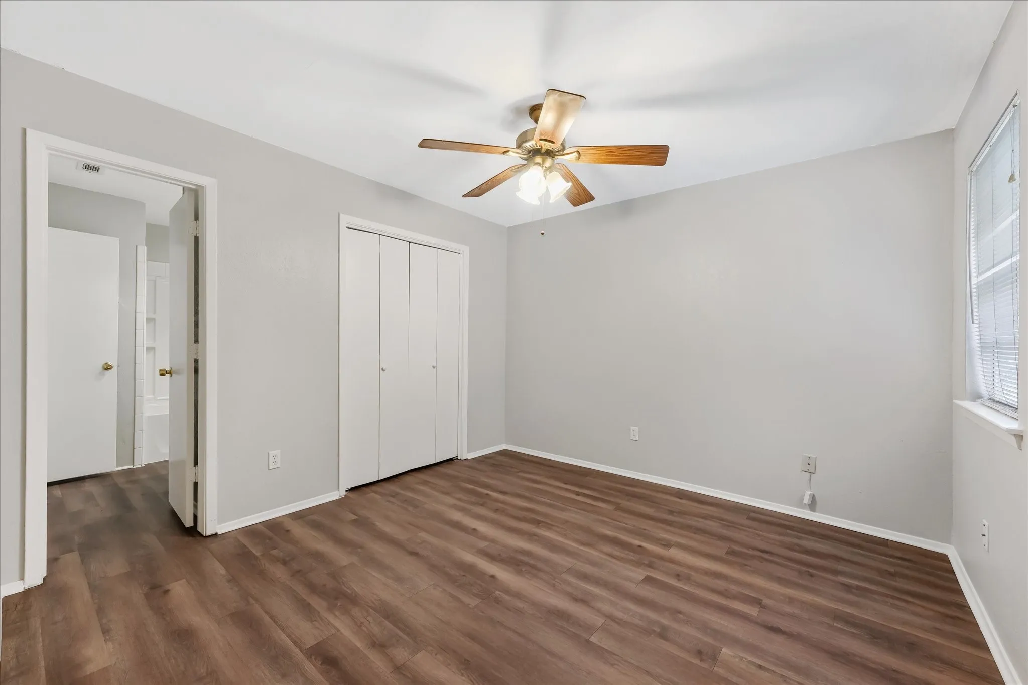 Duplex For Rent in Tarrant County , 4005 Ridgebrook Drive, Arlington, Texas 76015, 3 Bedroom, 3 Bathroom, 2 Garage spaces, 1,875 Sqft, built in 1979, mls#21297734, Real Estate Agent in Arlington, Homes For Rent in Tarrant county, Homes For Rent in Arlington, Realtor in Arlington Texas, Real Estate Brokerage Independent Realty Texas, Luminita Cordes Realtor