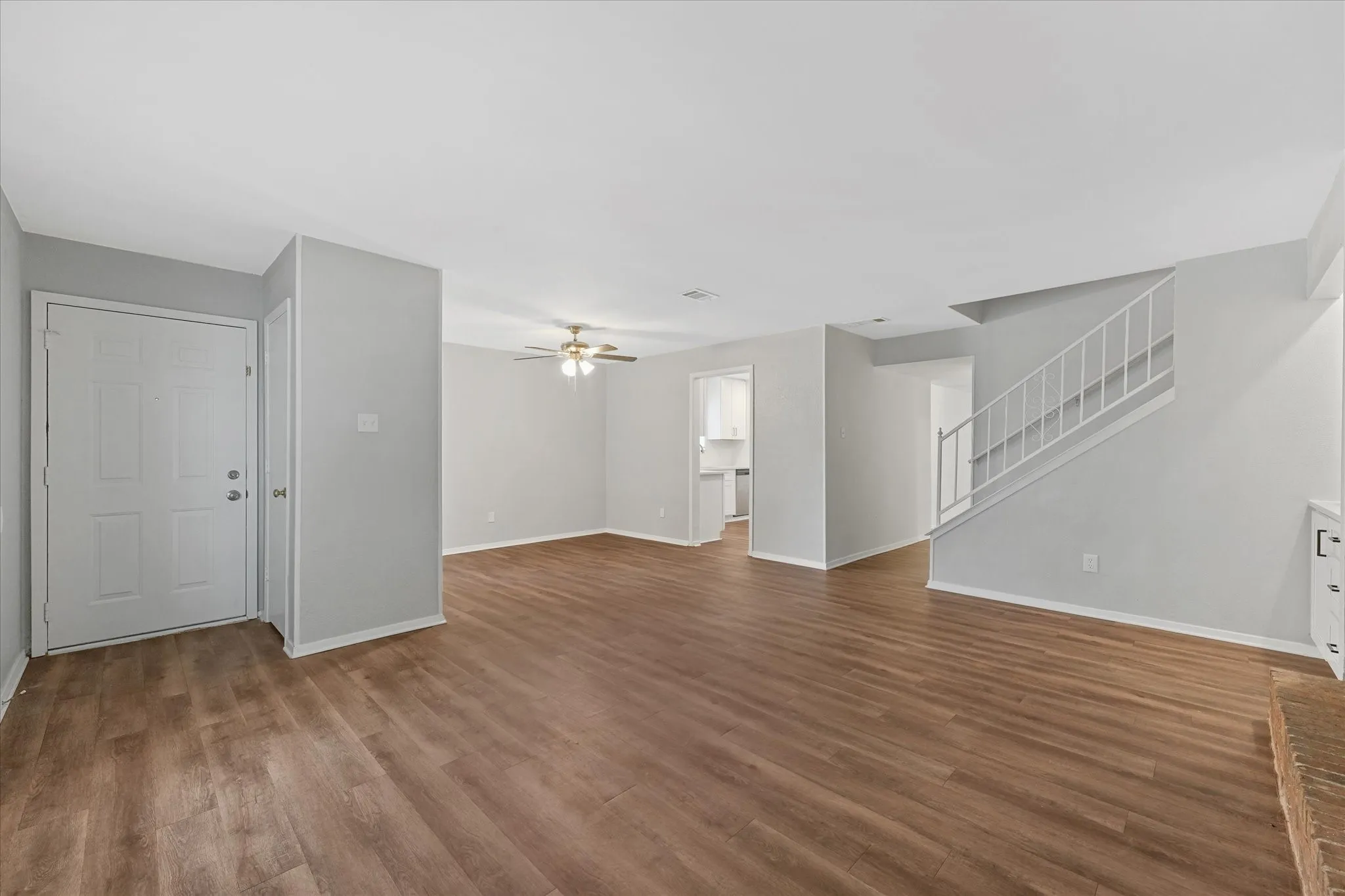 Duplex For Rent in Tarrant County , 4005 Ridgebrook Drive, Arlington, Texas 76015, 3 Bedroom, 3 Bathroom, 2 Garage spaces, 1,875 Sqft, built in 1979, mls#21297734, Real Estate Agent in Arlington, Homes For Rent in Tarrant county, Homes For Rent in Arlington, Realtor in Arlington Texas, Real Estate Brokerage Independent Realty Texas, Luminita Cordes Realtor