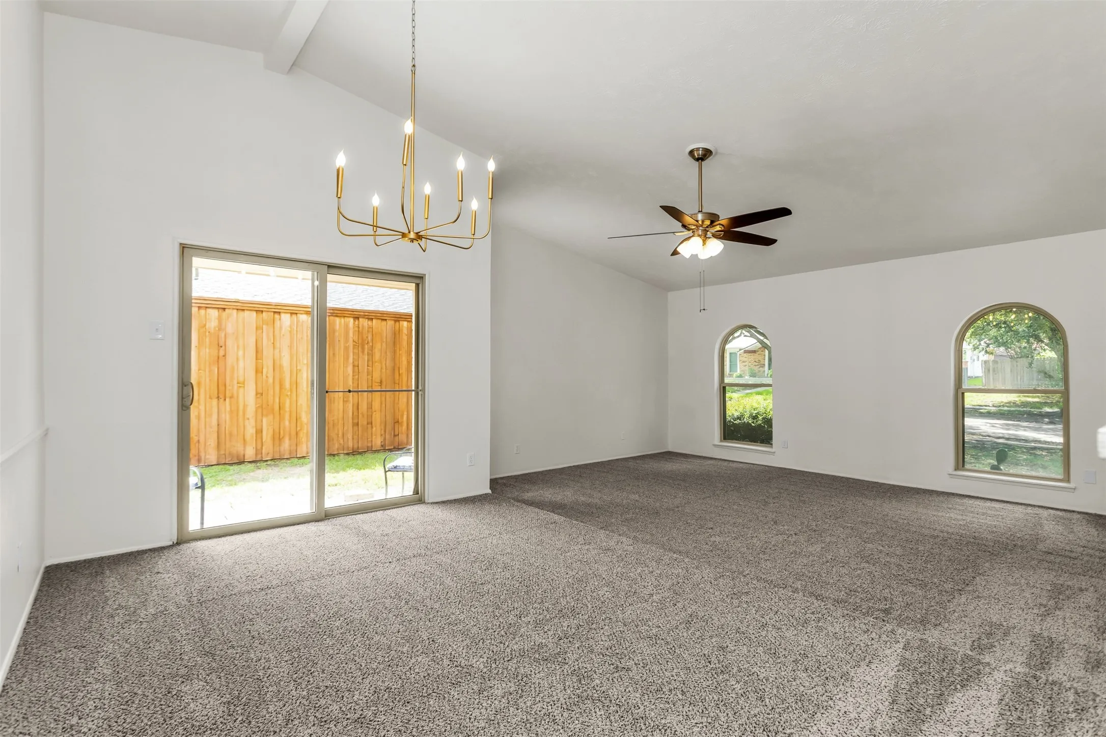 Single Family Residence For Sale in Denton County , 5009 Middleton Circle, The Colony, Texas 75056, 4 Bedroom, 2 Bathroom, 2 Garage spaces, 2,123 Sqft, built in 1975, mls#21298450, Real Estate Agent in The Colony, Homes For Sale in Denton county, Homes For Sale in The Colony, Realtor in The Colony Texas, Real Estate Brokerage Independent Realty Texas, Luminita Cordes Realtor