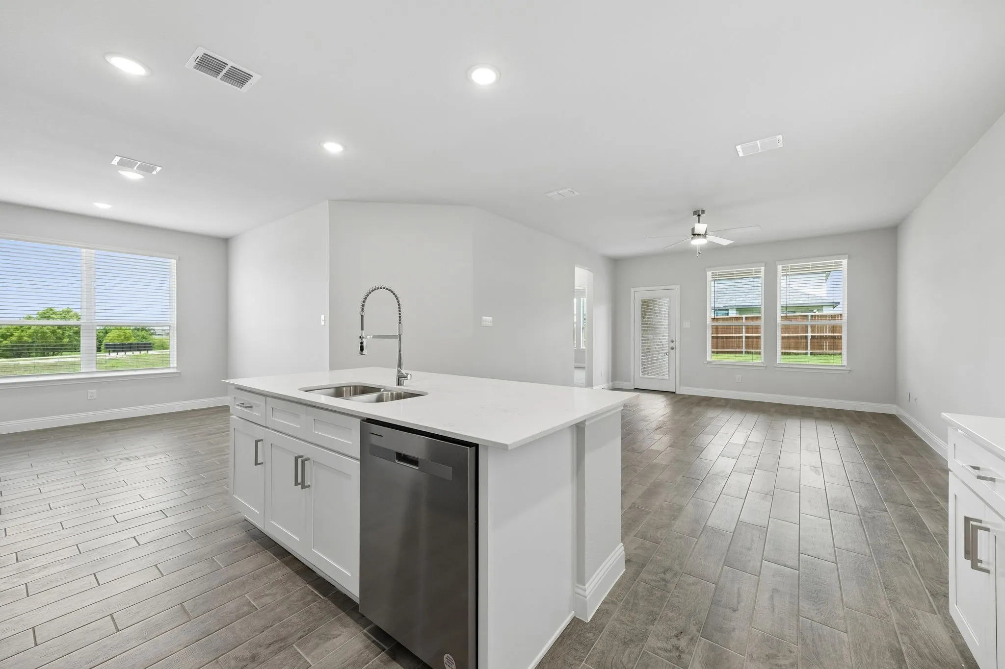 Single Family Residence For Sale in Kaufman County , 1522 Newcastle Lane, Forney, Texas 75126, 4 Bedroom, 3 Bathroom, 2 Garage spaces, 2,457 Sqft, built in 2025, mls#21299285, Real Estate Agent in Forney, Homes For Sale in Kaufman county, Homes For Sale in Forney, Realtor in Forney Texas, Real Estate Brokerage Independent Realty Texas, Luminita Cordes Realtor