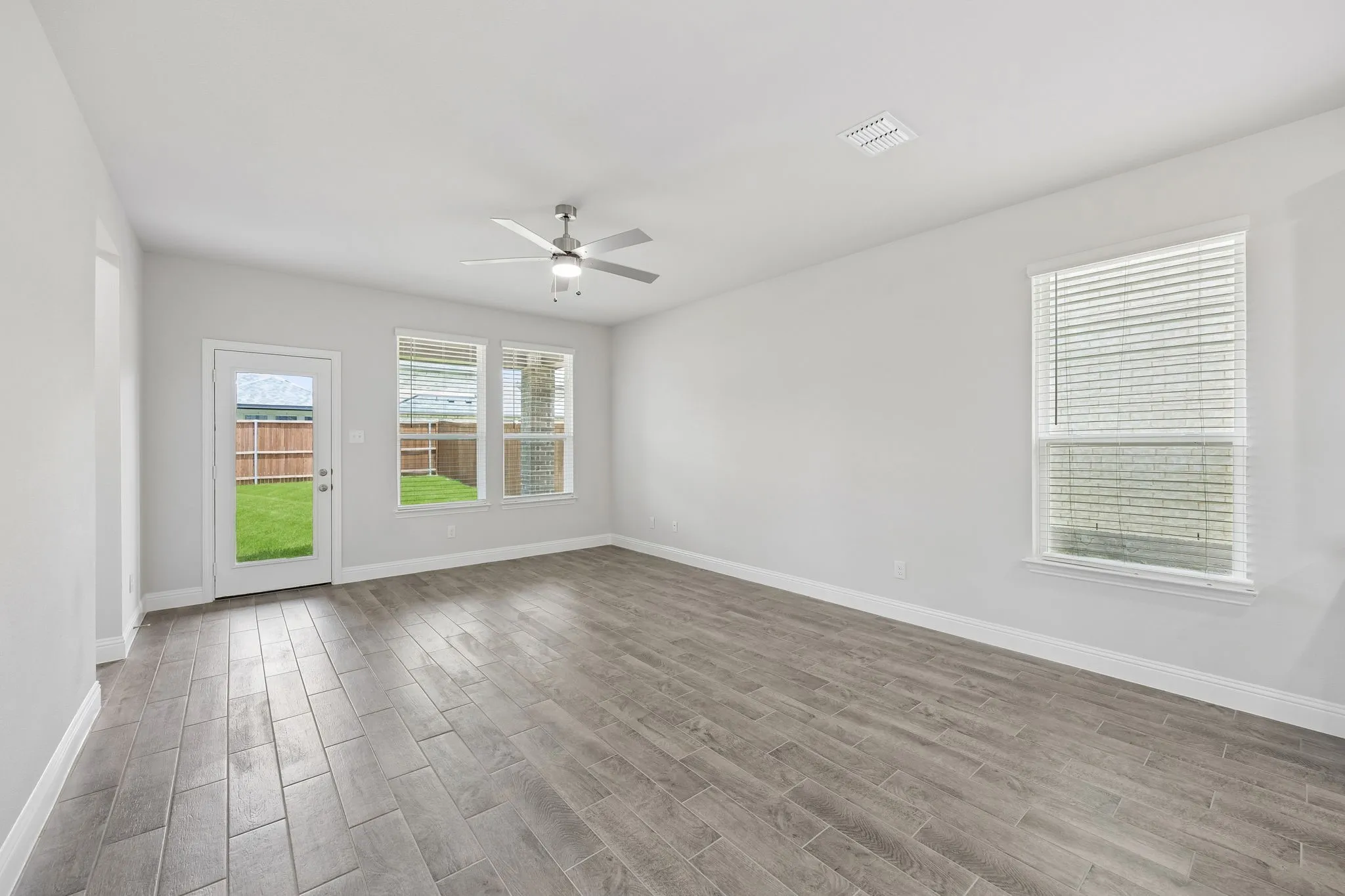Single Family Residence For Sale in Kaufman County , 1522 Newcastle Lane, Forney, Texas 75126, 4 Bedroom, 3 Bathroom, 2 Garage spaces, 2,457 Sqft, built in 2025, mls#21299285, Real Estate Agent in Forney, Homes For Sale in Kaufman county, Homes For Sale in Forney, Realtor in Forney Texas, Real Estate Brokerage Independent Realty Texas, Luminita Cordes Realtor