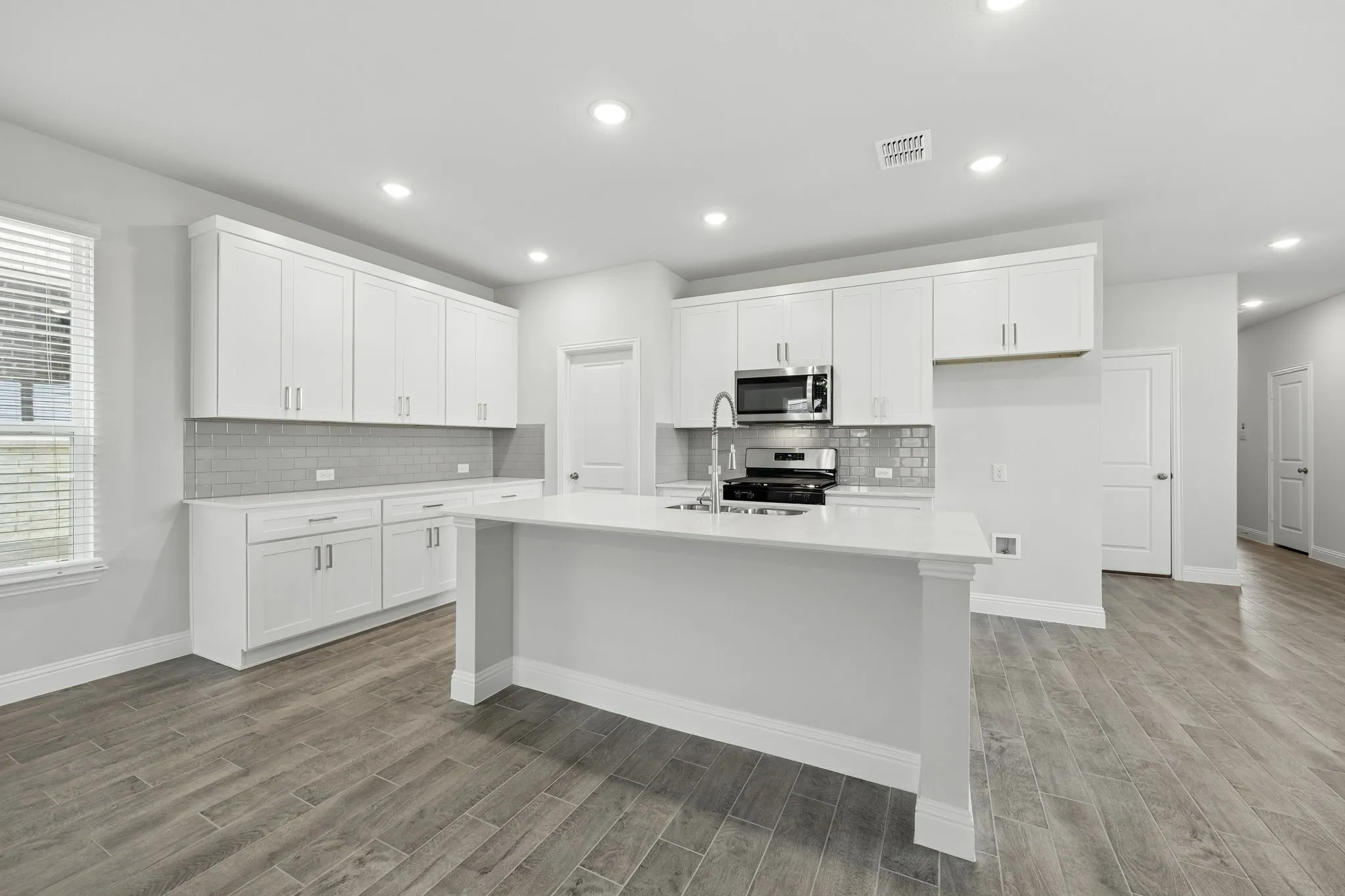 Single Family Residence For Sale in Kaufman County , 1522 Newcastle Lane, Forney, Texas 75126, 4 Bedroom, 3 Bathroom, 2 Garage spaces, 2,457 Sqft, built in 2025, mls#21299285, Real Estate Agent in Forney, Homes For Sale in Kaufman county, Homes For Sale in Forney, Realtor in Forney Texas, Real Estate Brokerage Independent Realty Texas, Luminita Cordes Realtor