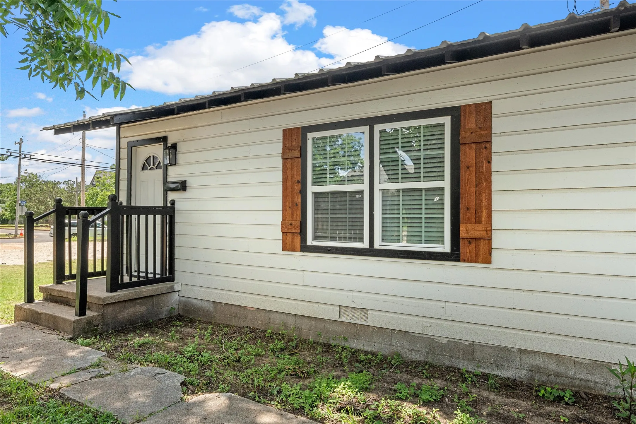 Duplex For Sale in Coryell County , 1103 E Leon Street, Gatesville, Texas 76528, 2 Bedroom, 2 Bathroom, Garage spaces, 0 Sqft, built in 1984, mls#21299212, Real Estate Agent in Gatesville, Homes For Sale in Coryell county, Homes For Sale in Gatesville, Realtor in Gatesville Texas, Real Estate Brokerage Independent Realty Texas, Luminita Cordes Realtor