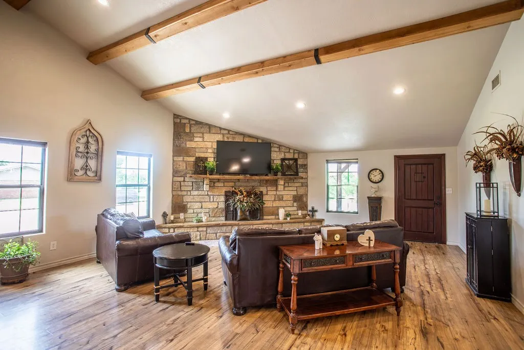 Single Family Residence For Sale in Shackelford County , 307 County Road 148, Albany, Texas 76430, 3 Bedroom, 2 Bathroom, Garage spaces, 2,009 Sqft, built in 2016, mls#21294606, Real Estate Agent in Albany, Homes For Sale in Shackelford county, Homes For Sale in Albany, Realtor in Albany Texas, Real Estate Brokerage Independent Realty Texas, Luminita Cordes Realtor